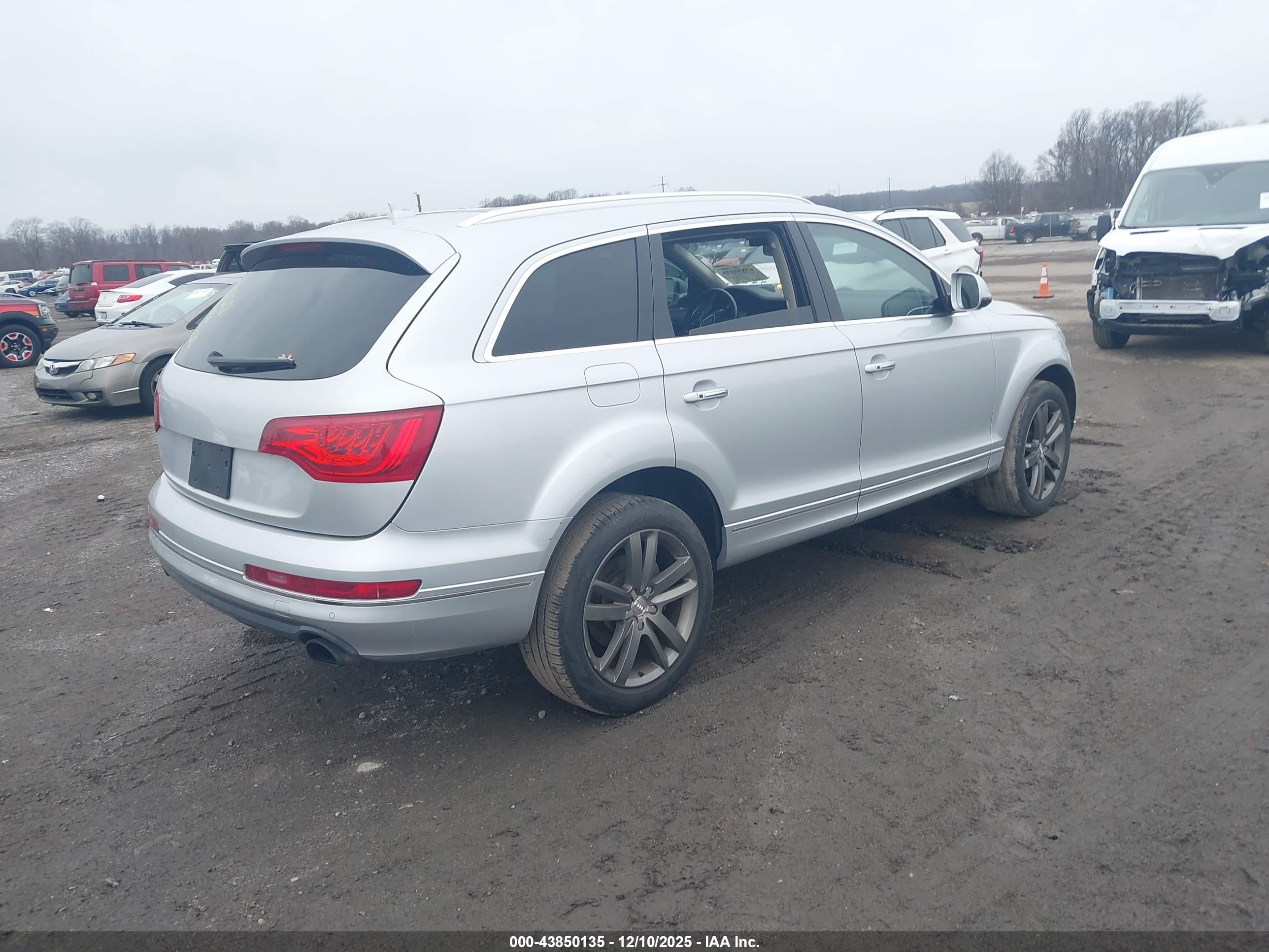AUDI Q7 image 4