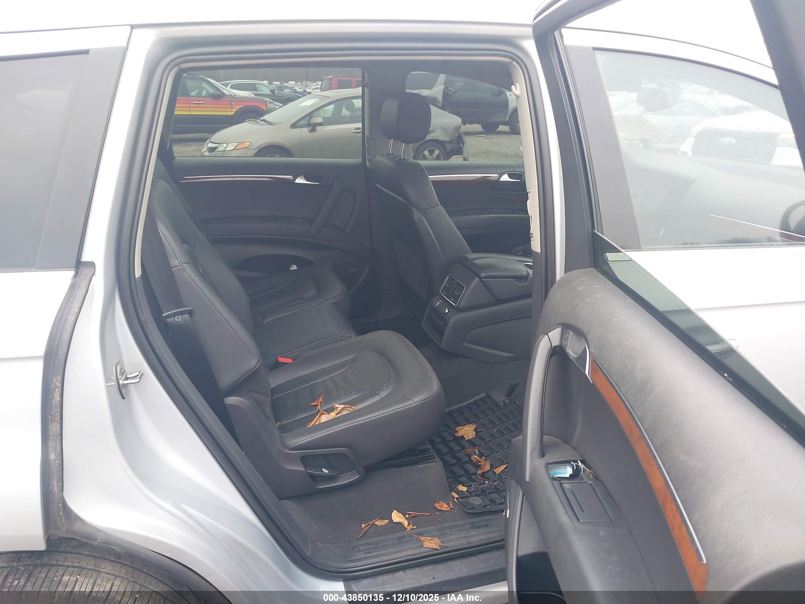 AUDI Q7 image 8