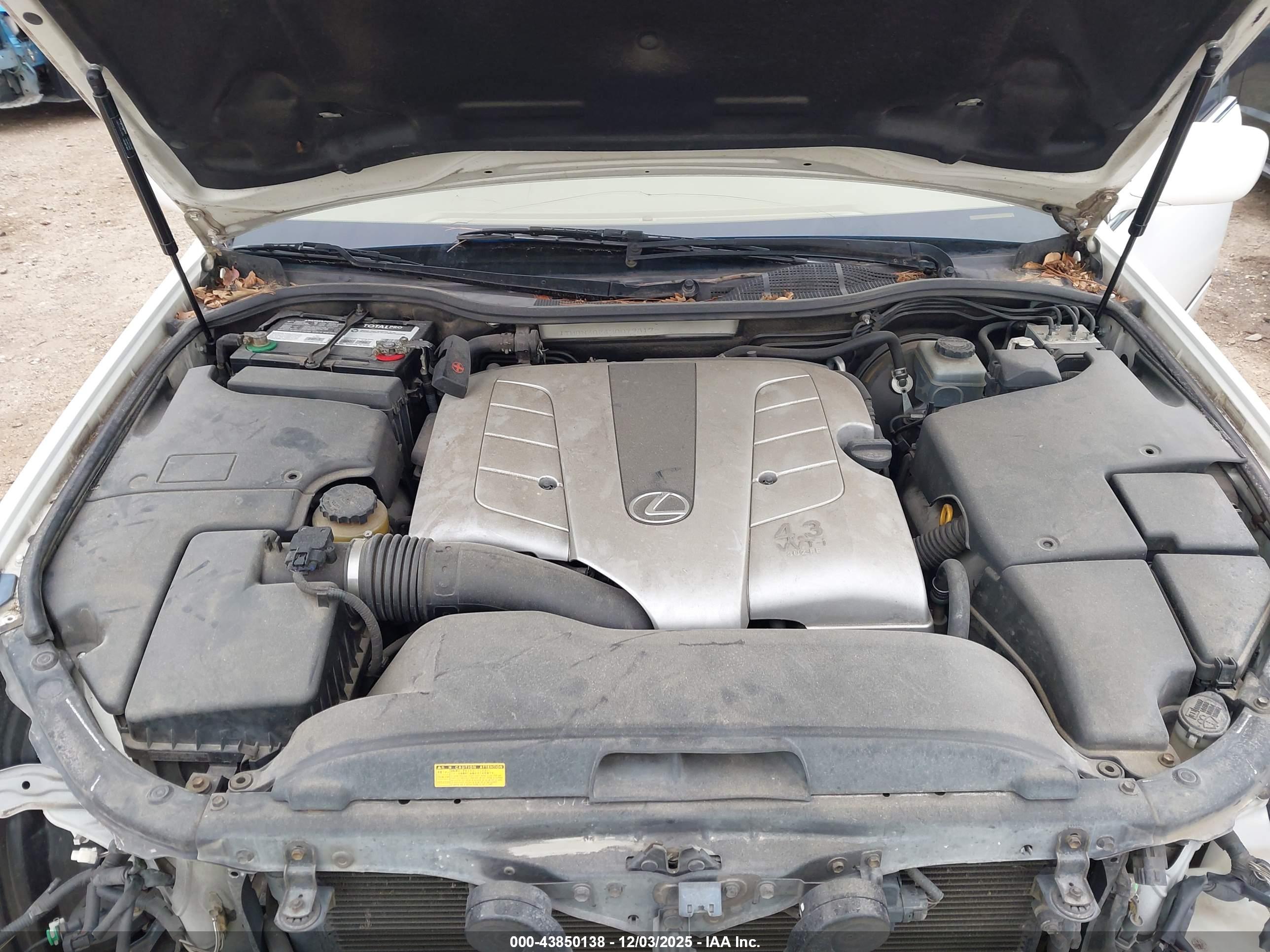 LEXUS LS image 10