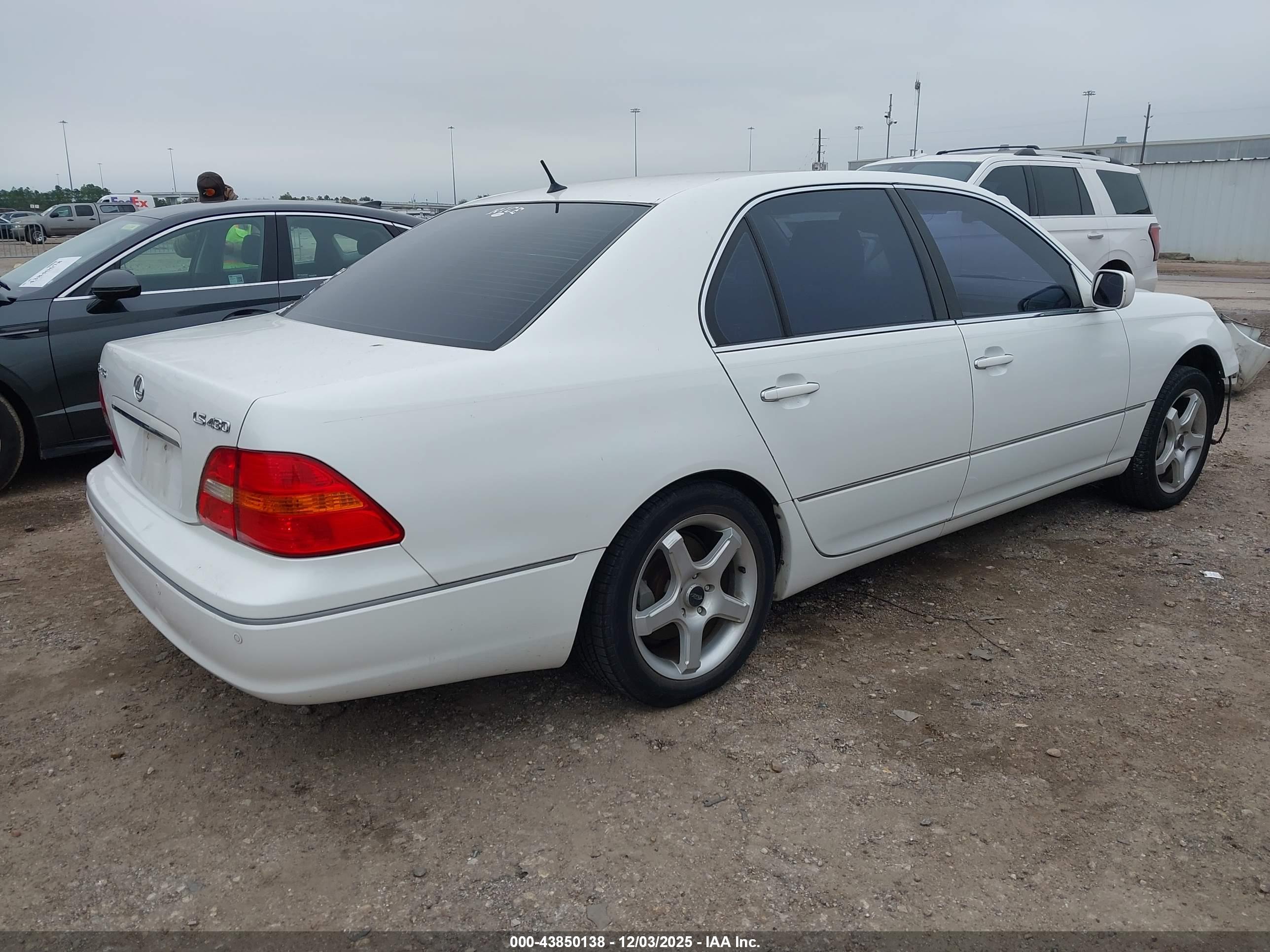 LEXUS LS image 4