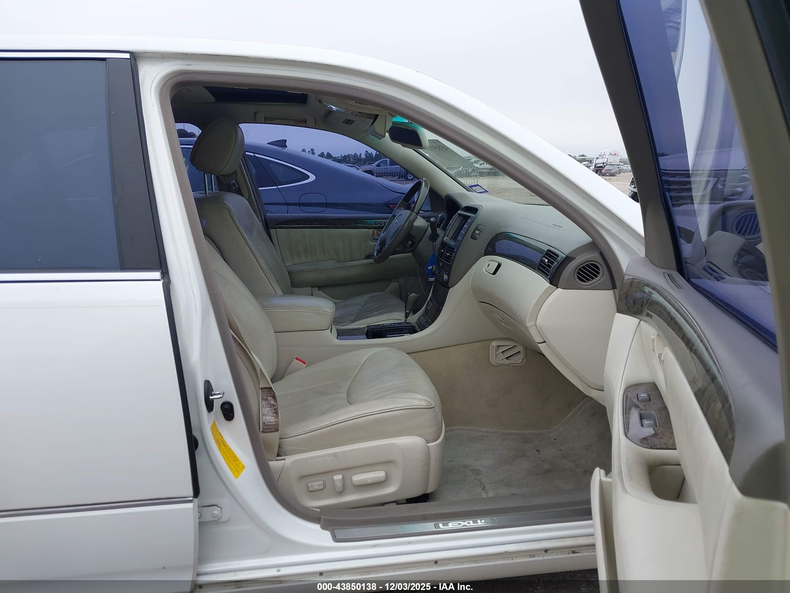 LEXUS LS image 5