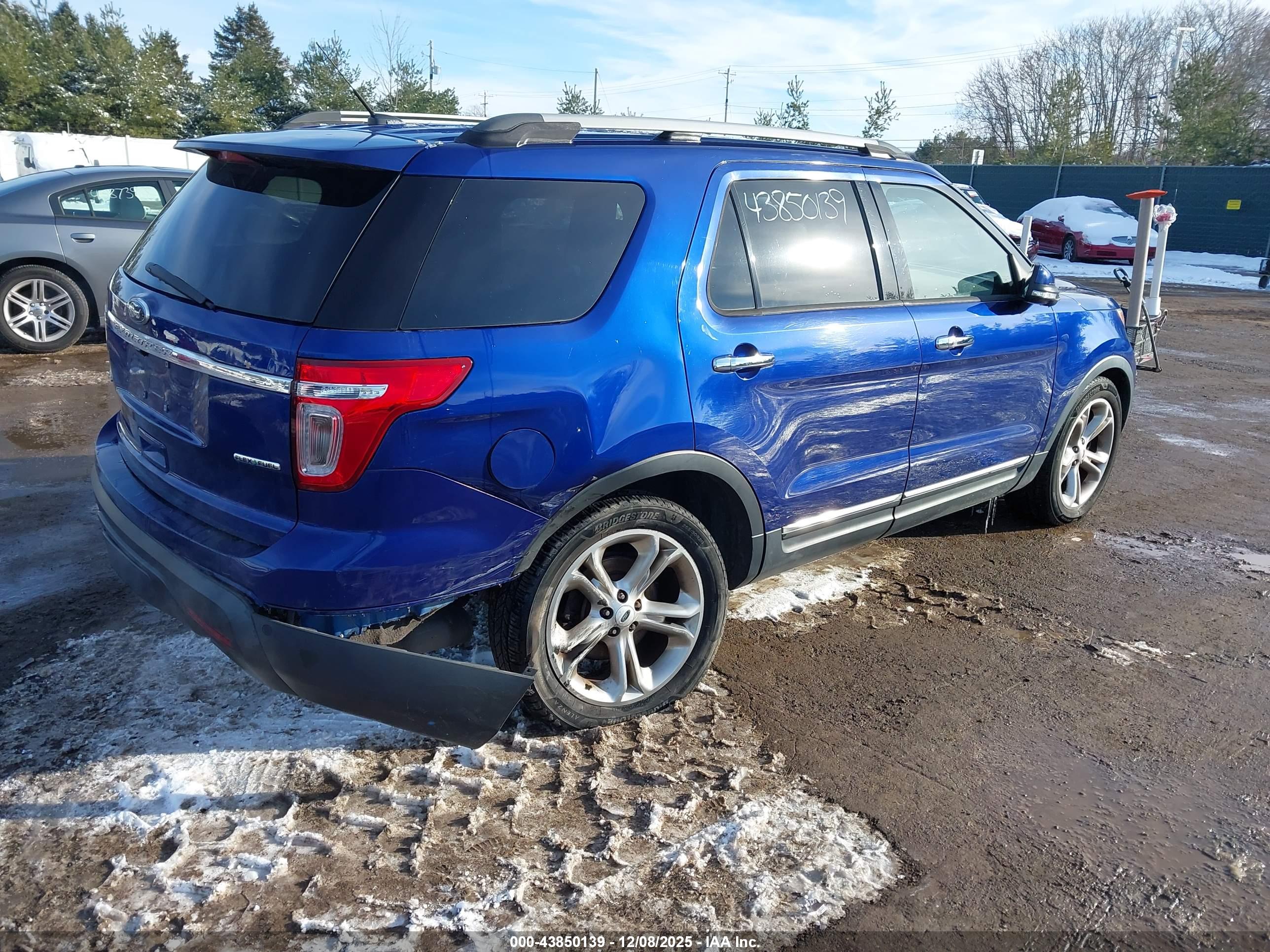 FORD EXPLORER image 4