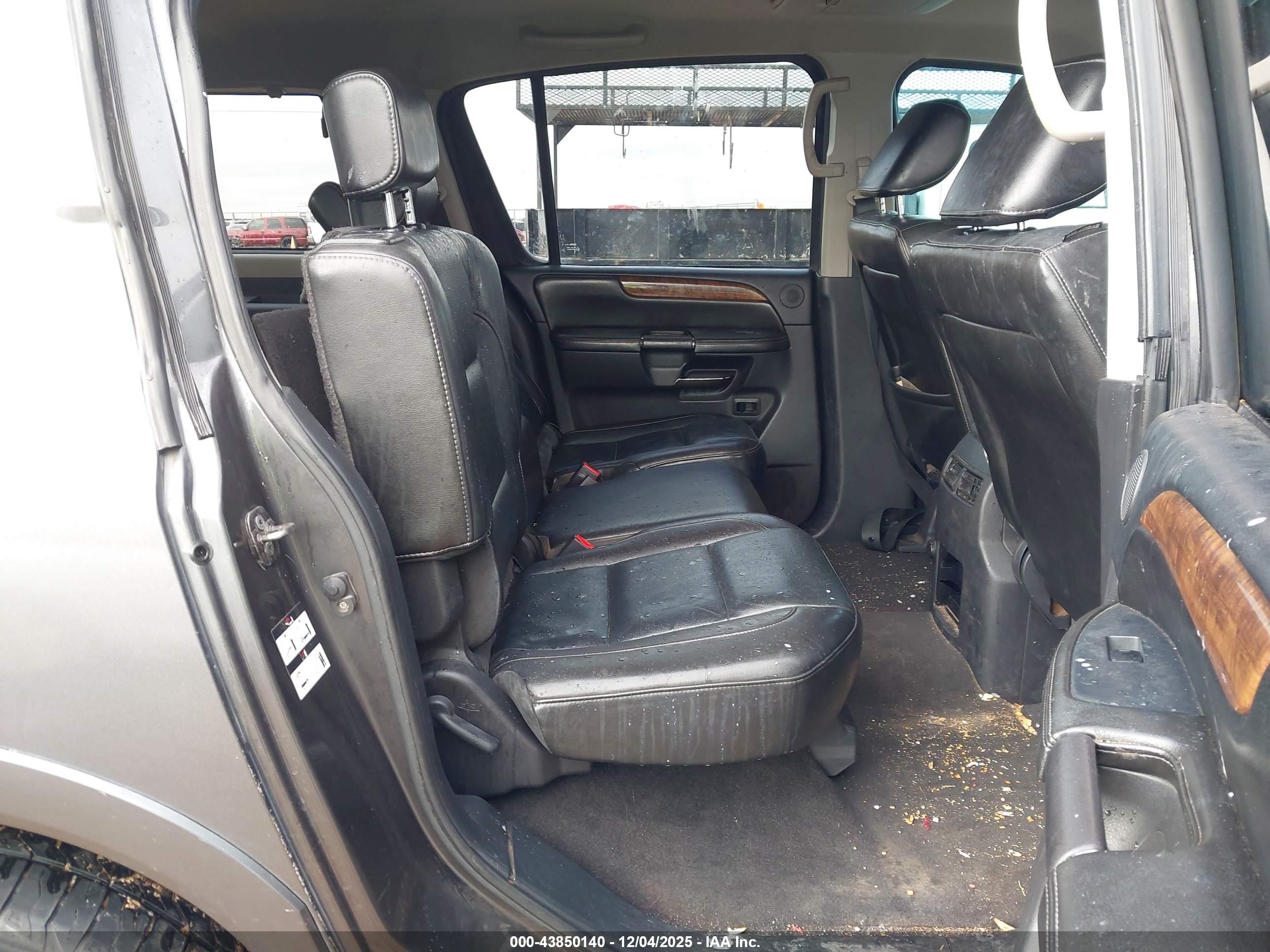 NISSAN ARMADA image 8