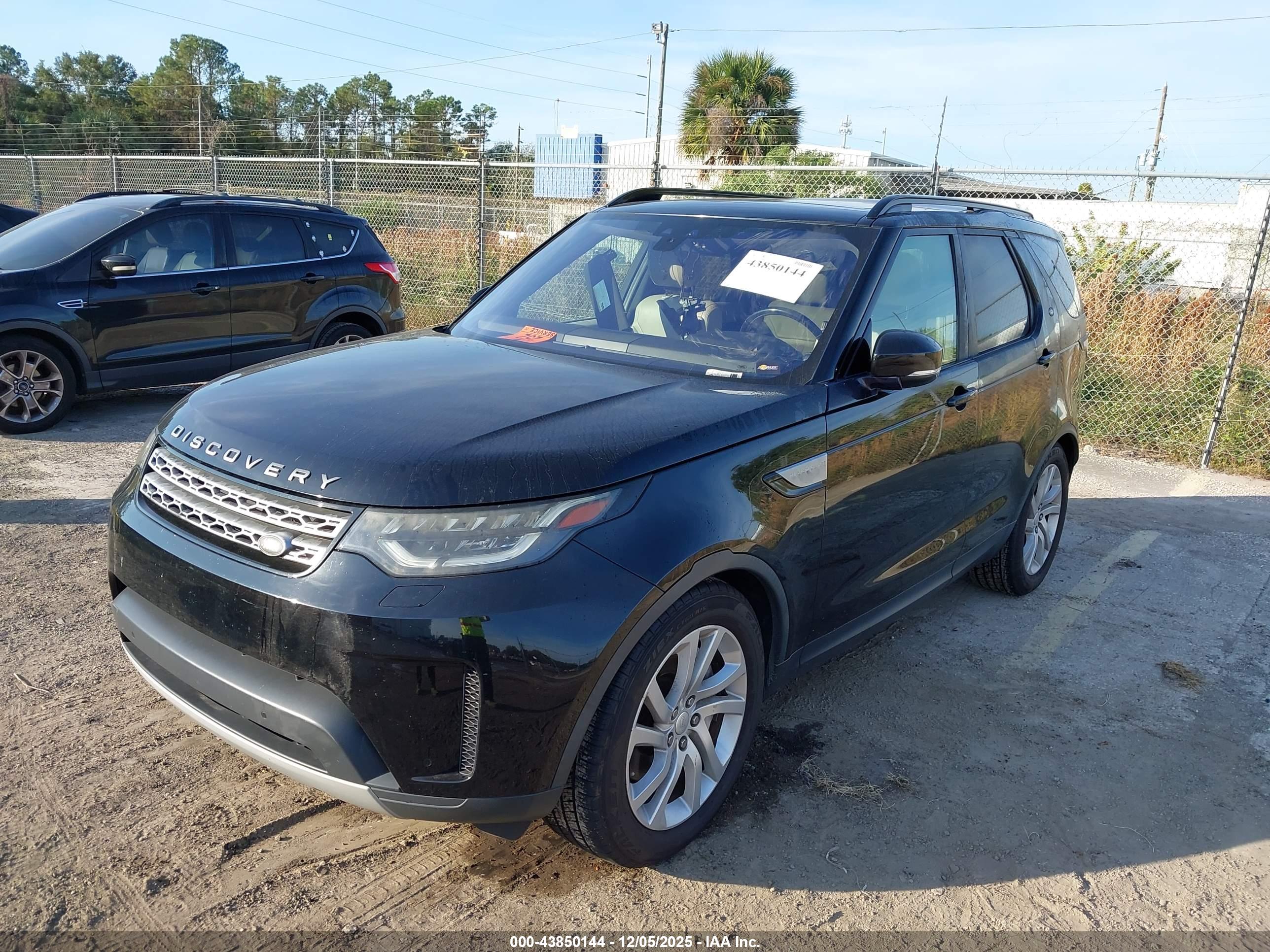 LAND ROVER image 2