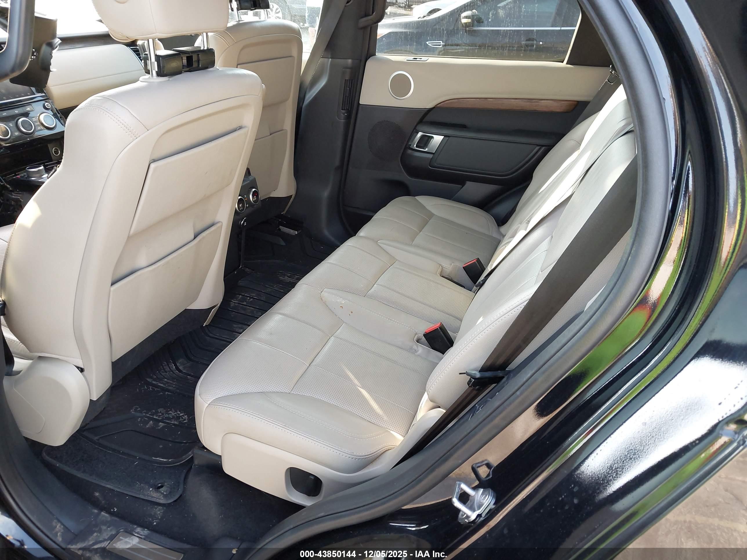 LAND ROVER image 8