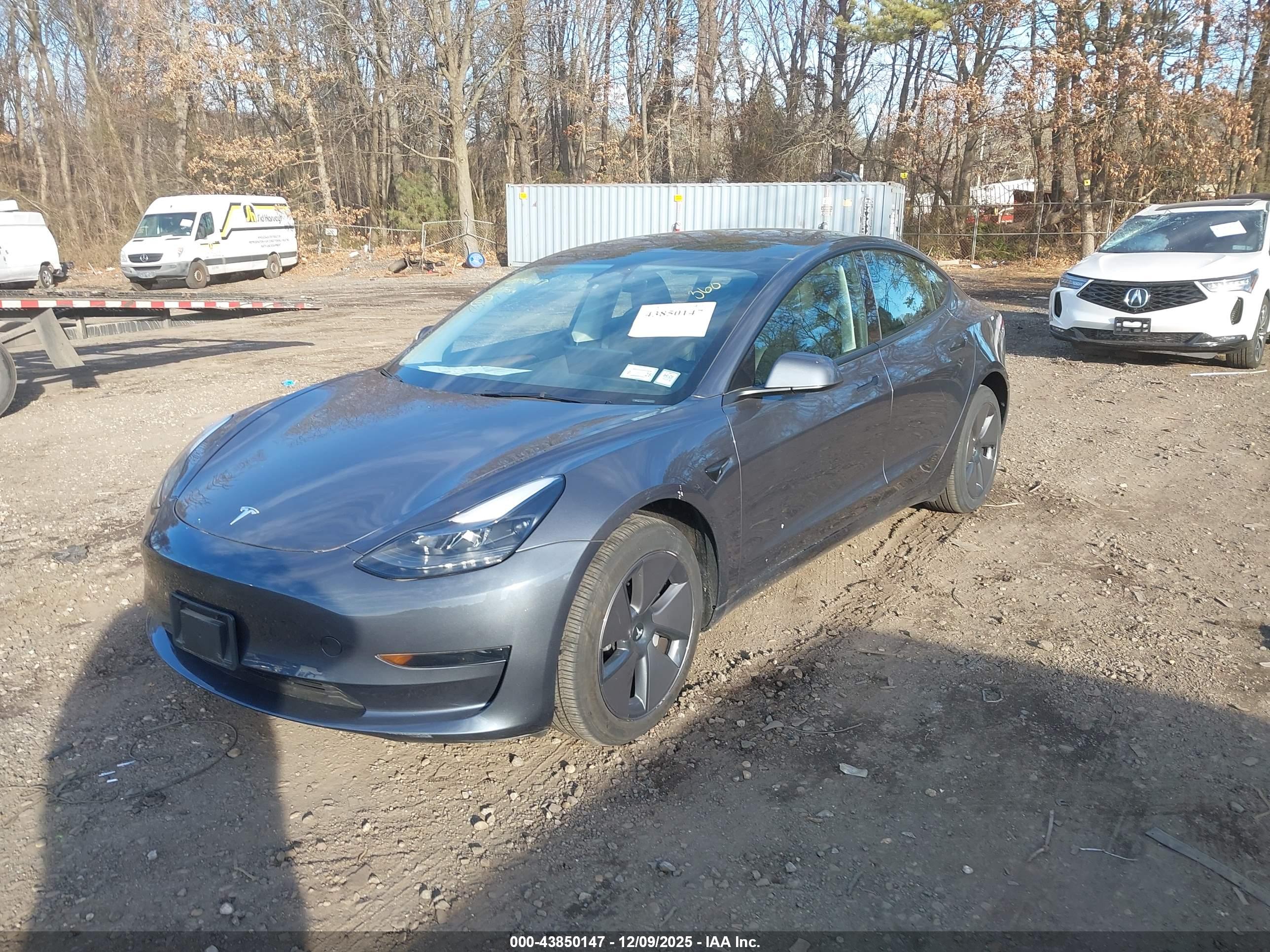 TESLA MODEL image 2