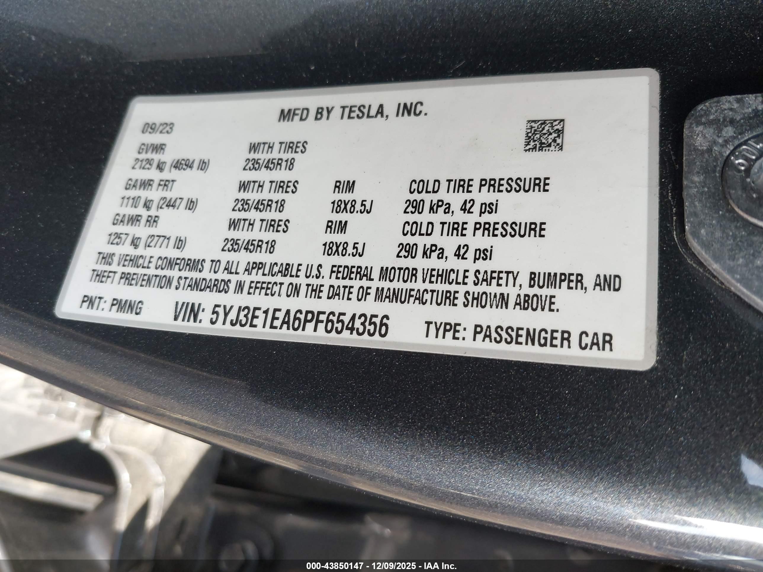 TESLA MODEL image 9