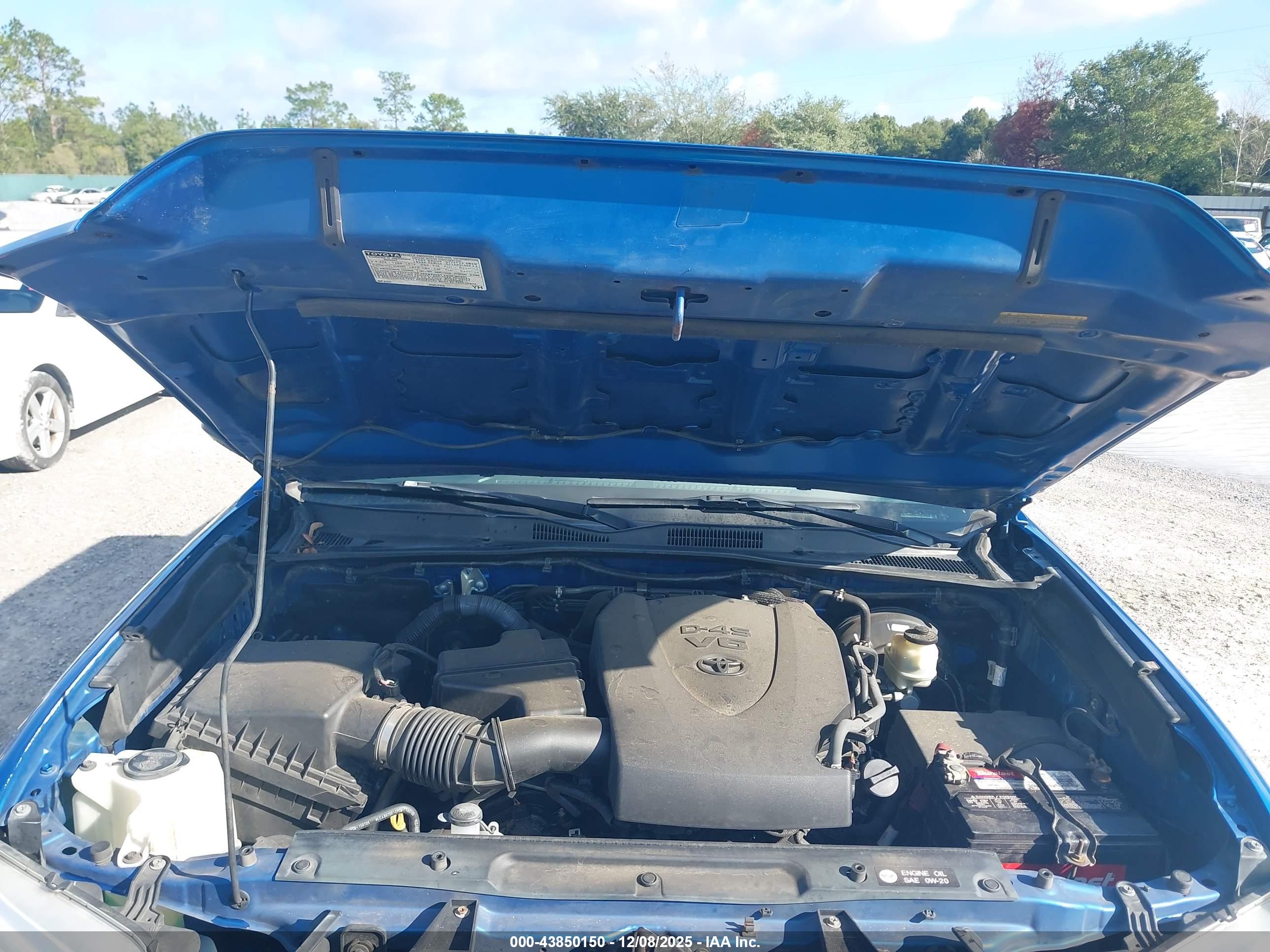 TOYOTA TACOMA image 10
