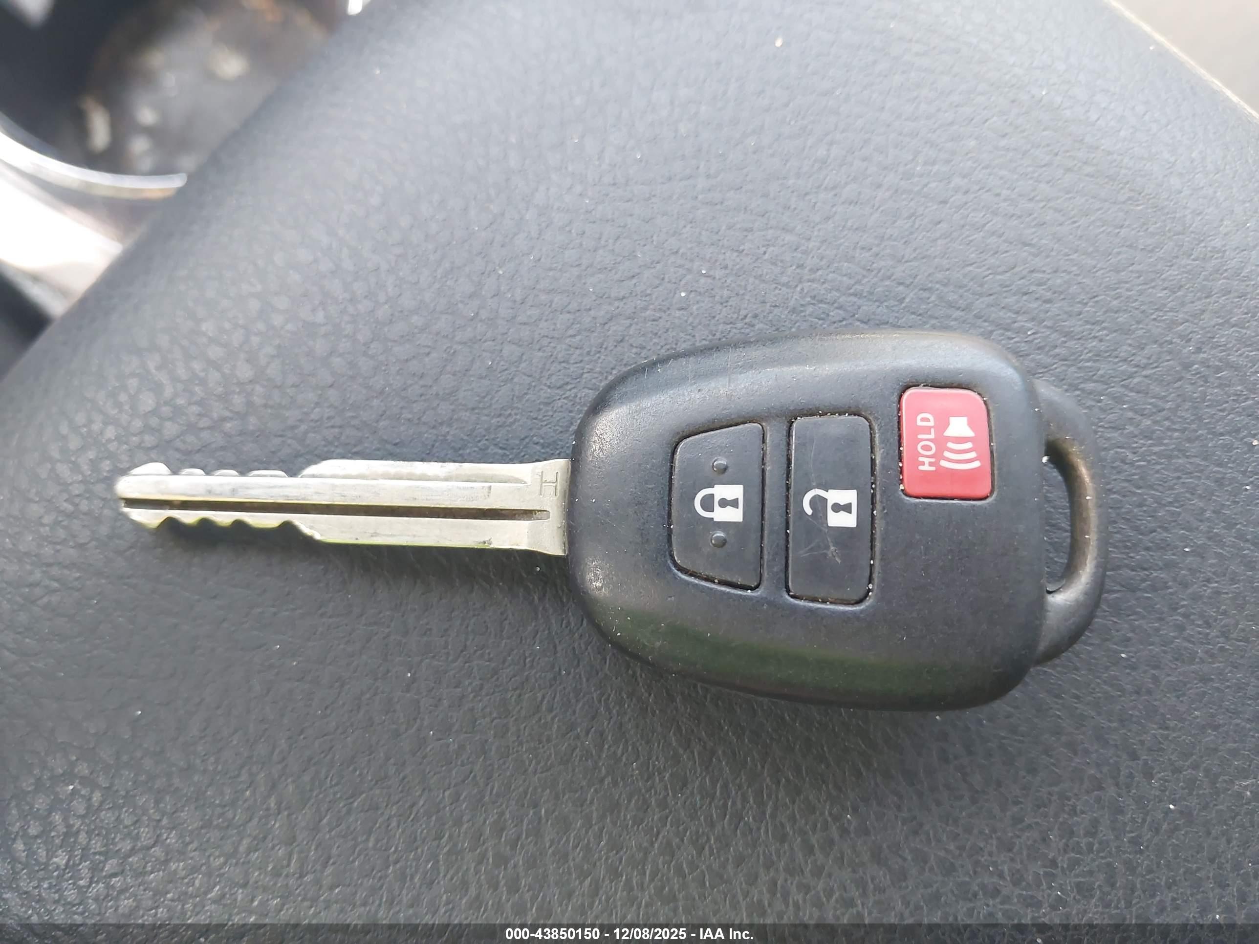 TOYOTA TACOMA image 11