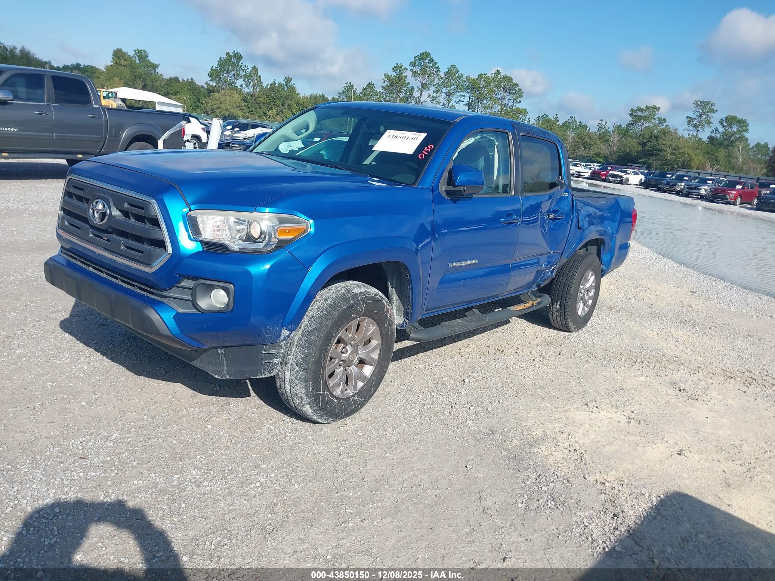 TOYOTA TACOMA image 2