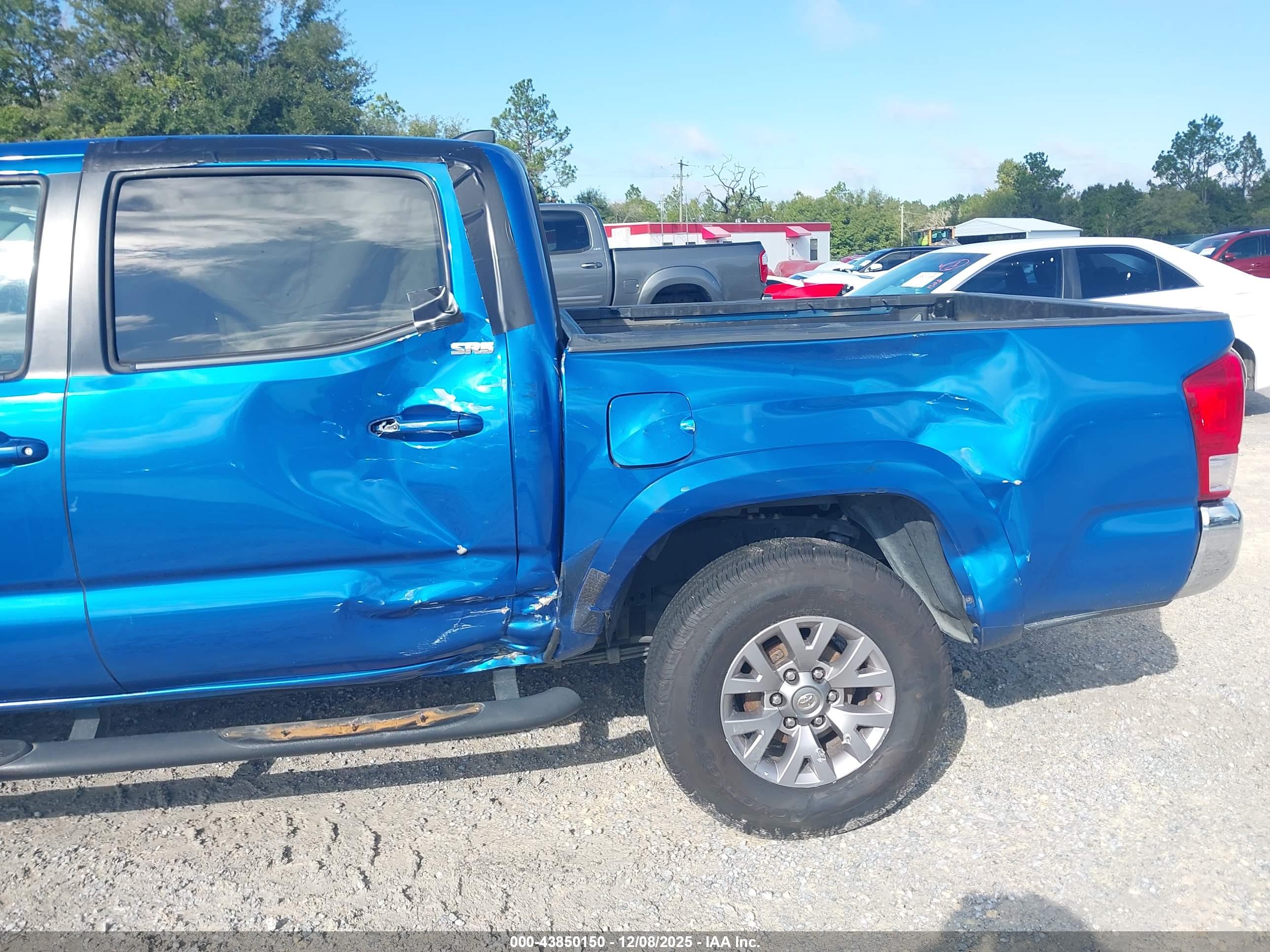 TOYOTA TACOMA image 6