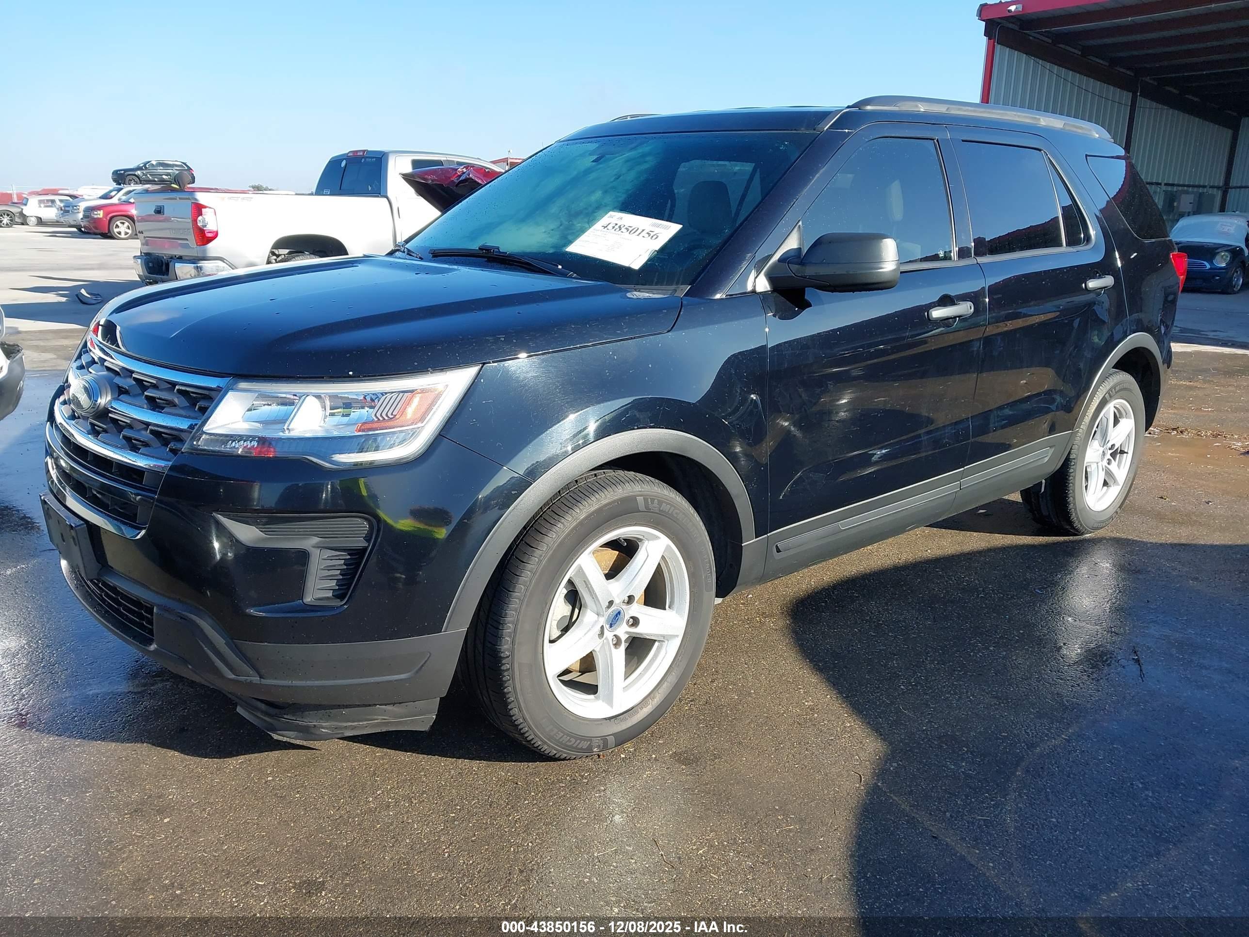FORD EXPLORER image 2