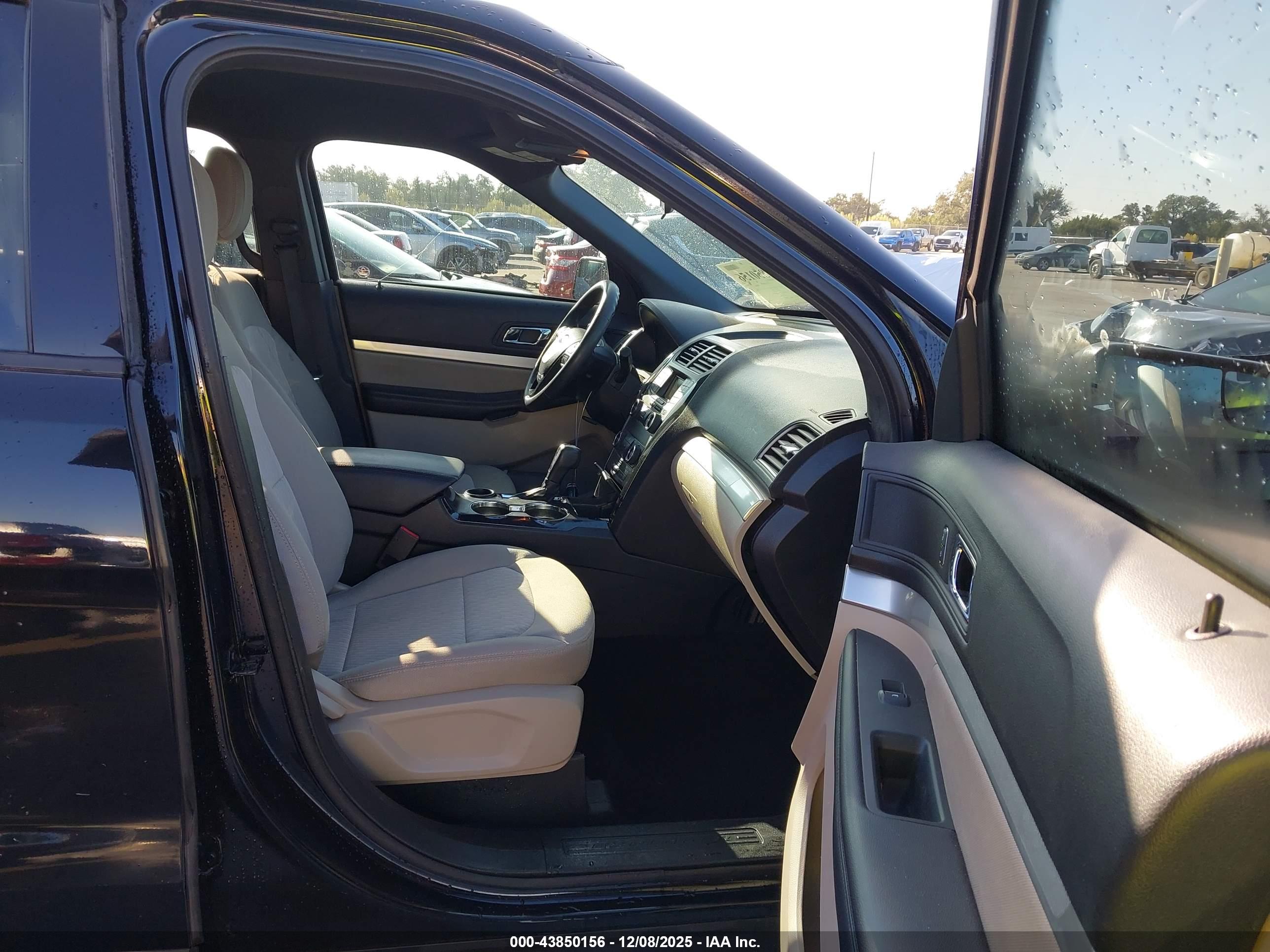 FORD EXPLORER image 5
