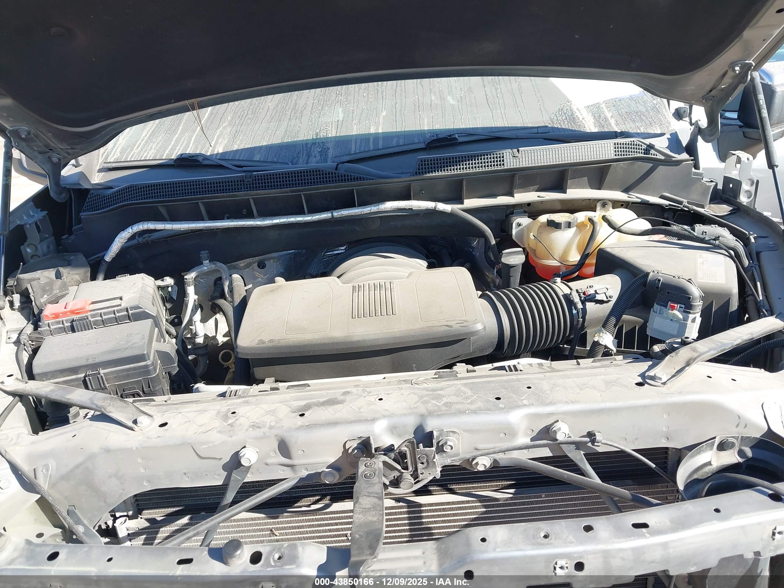 CHEVROLET SILVERADO image 10