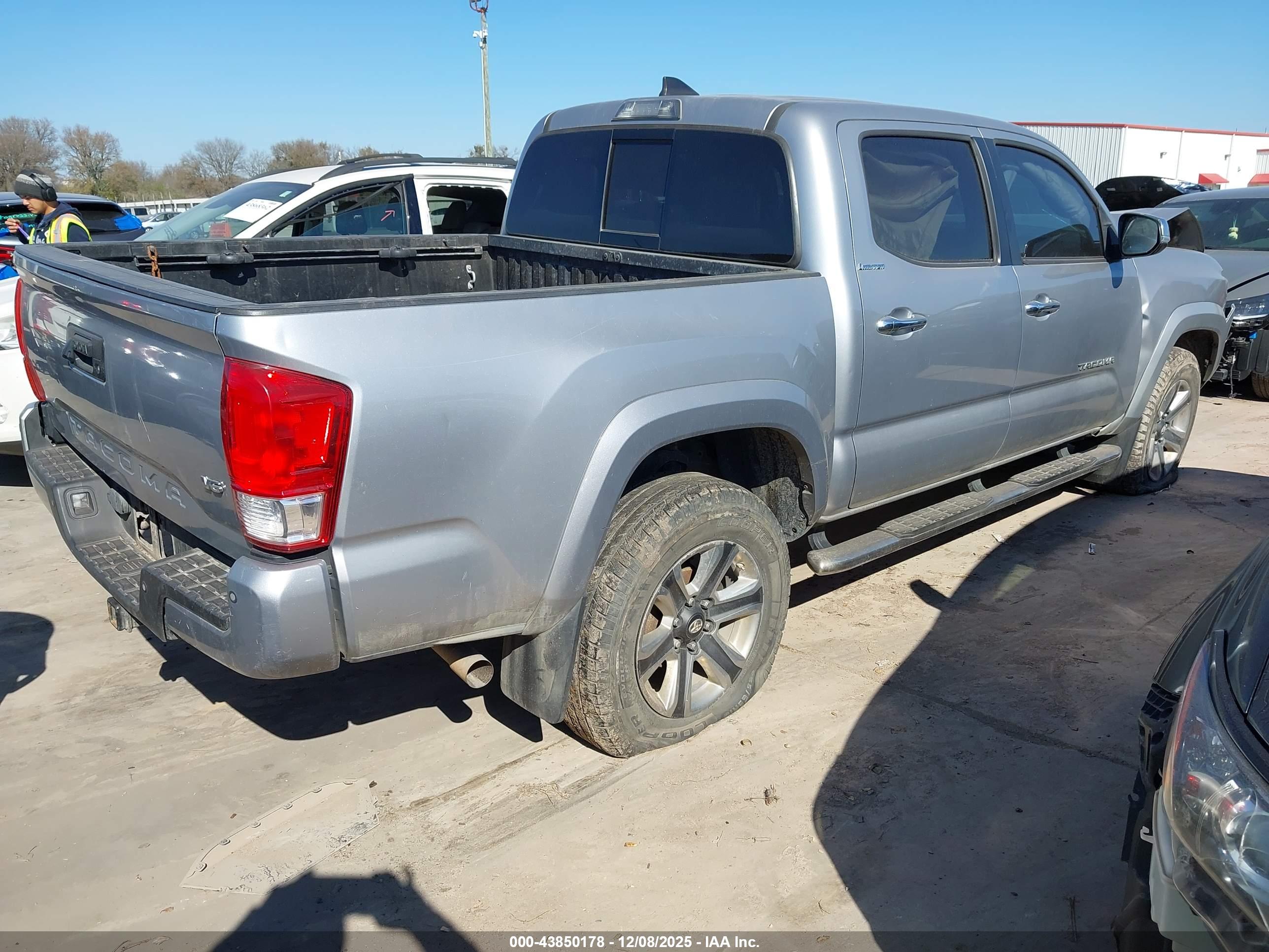 TOYOTA TACOMA image 4