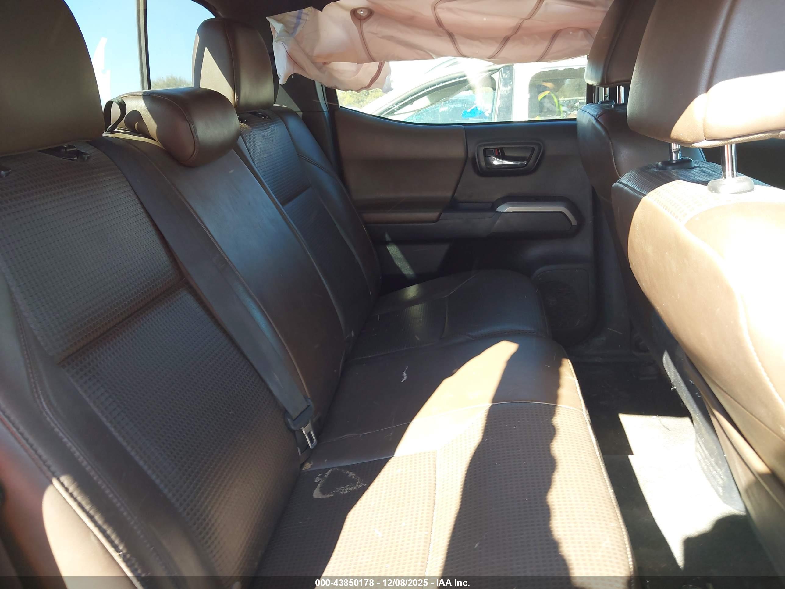 TOYOTA TACOMA image 8