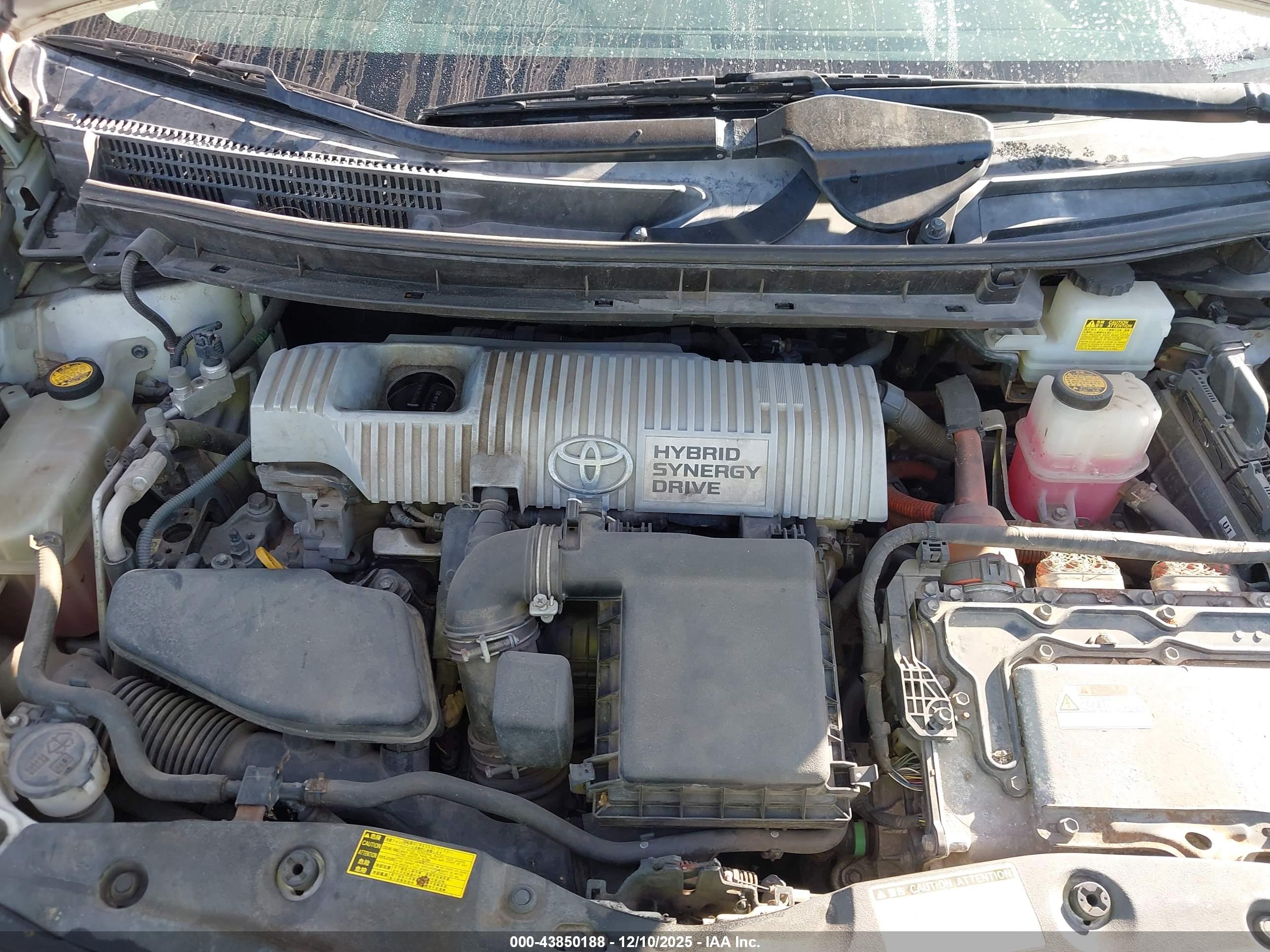 TOYOTA PRIUS image 10