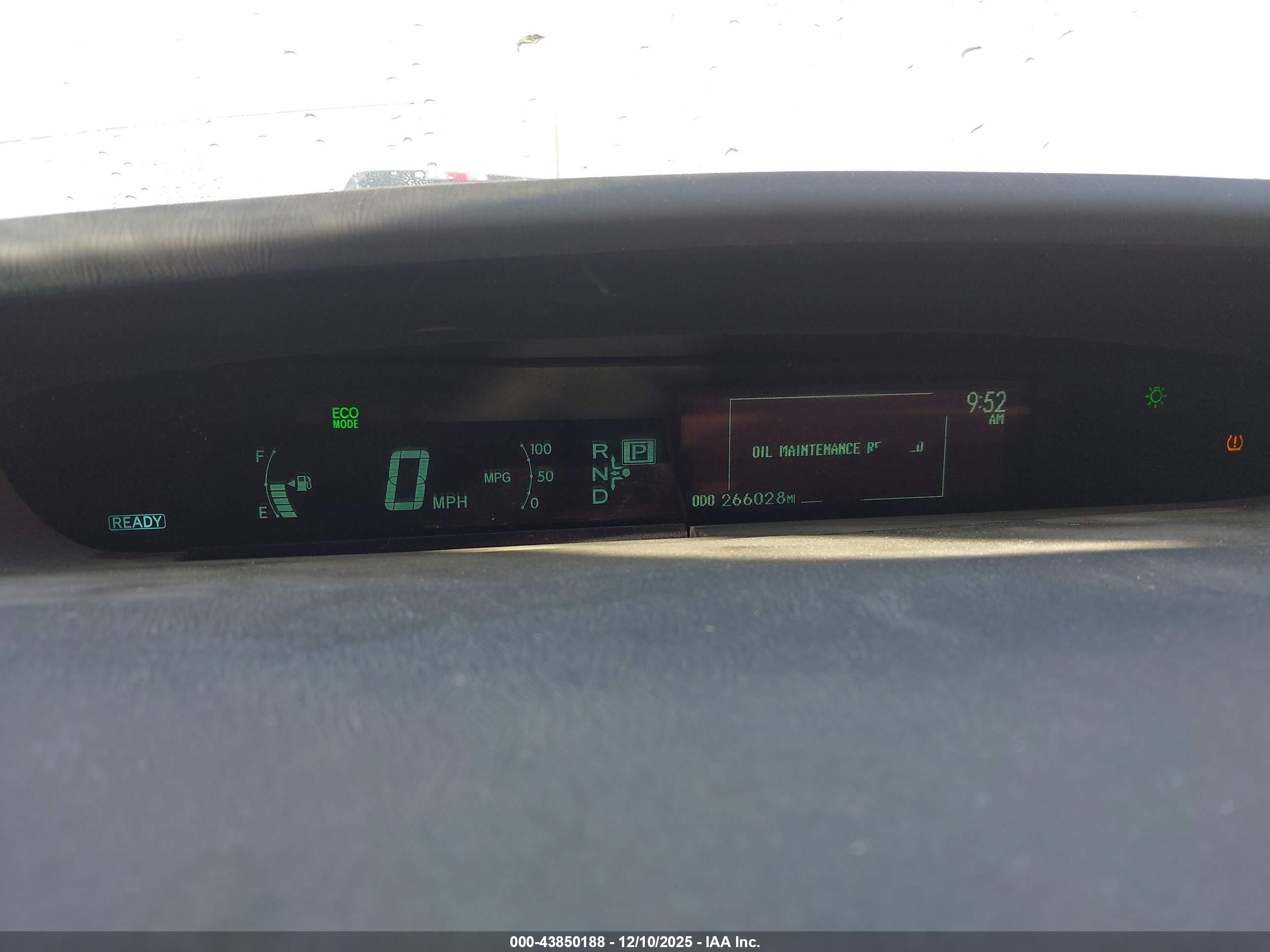 TOYOTA PRIUS image 7