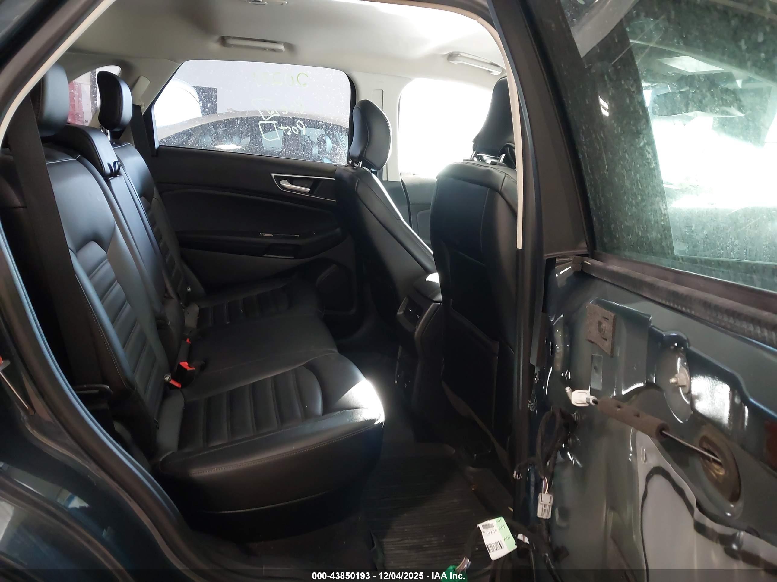 FORD EDGE image 8