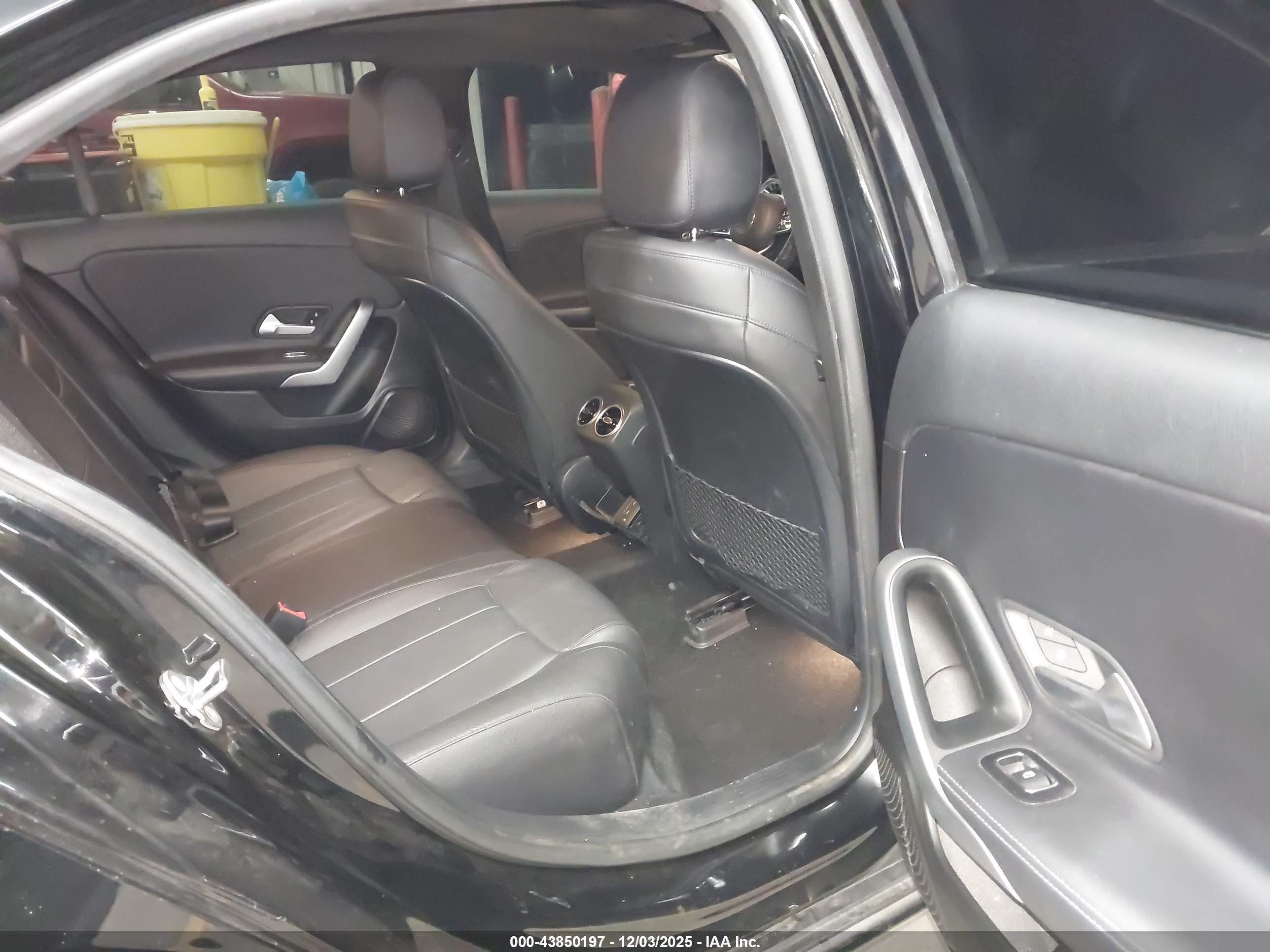 MERCEDES-BENZ A image 8