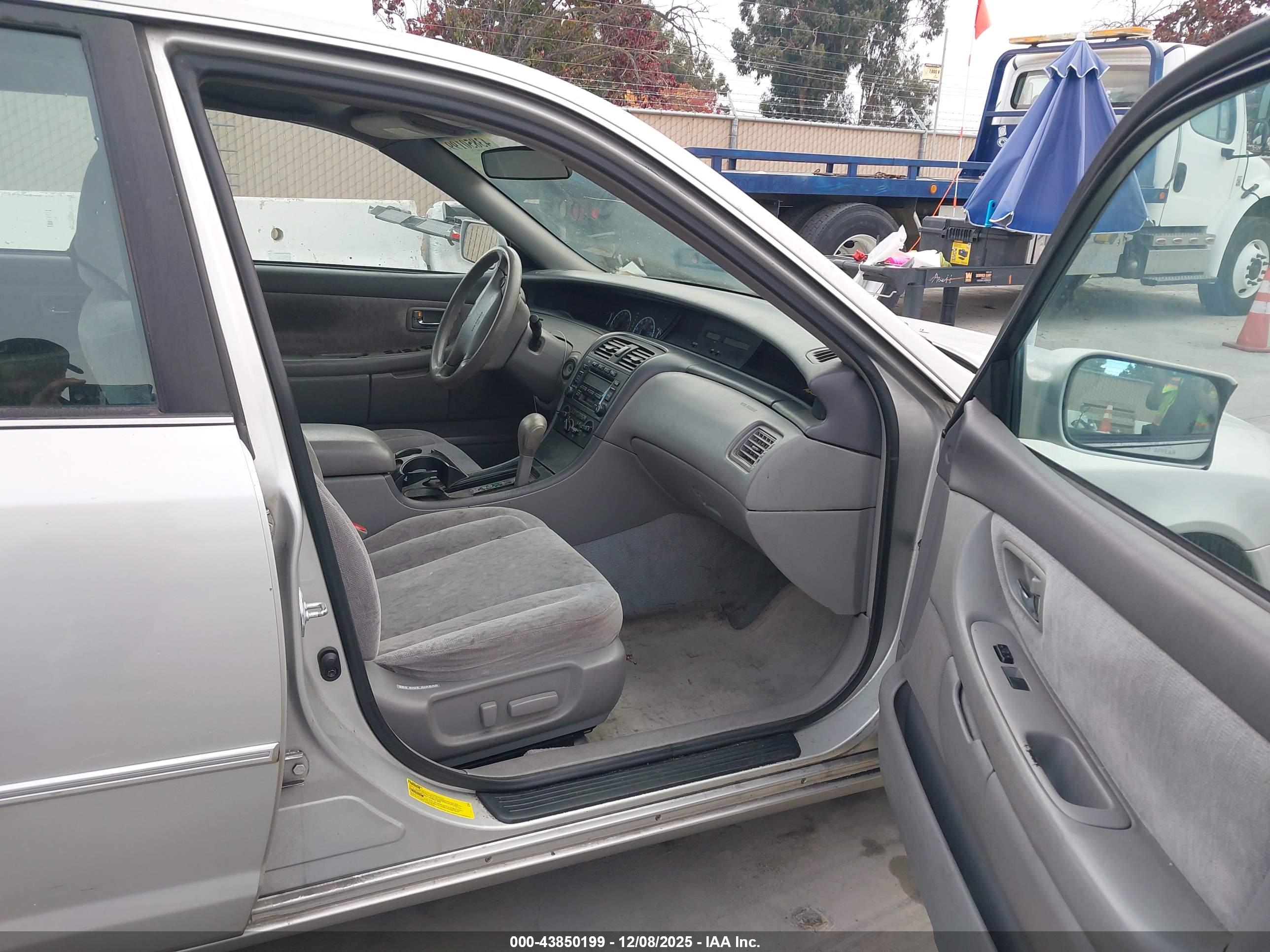 TOYOTA AVALON image 5