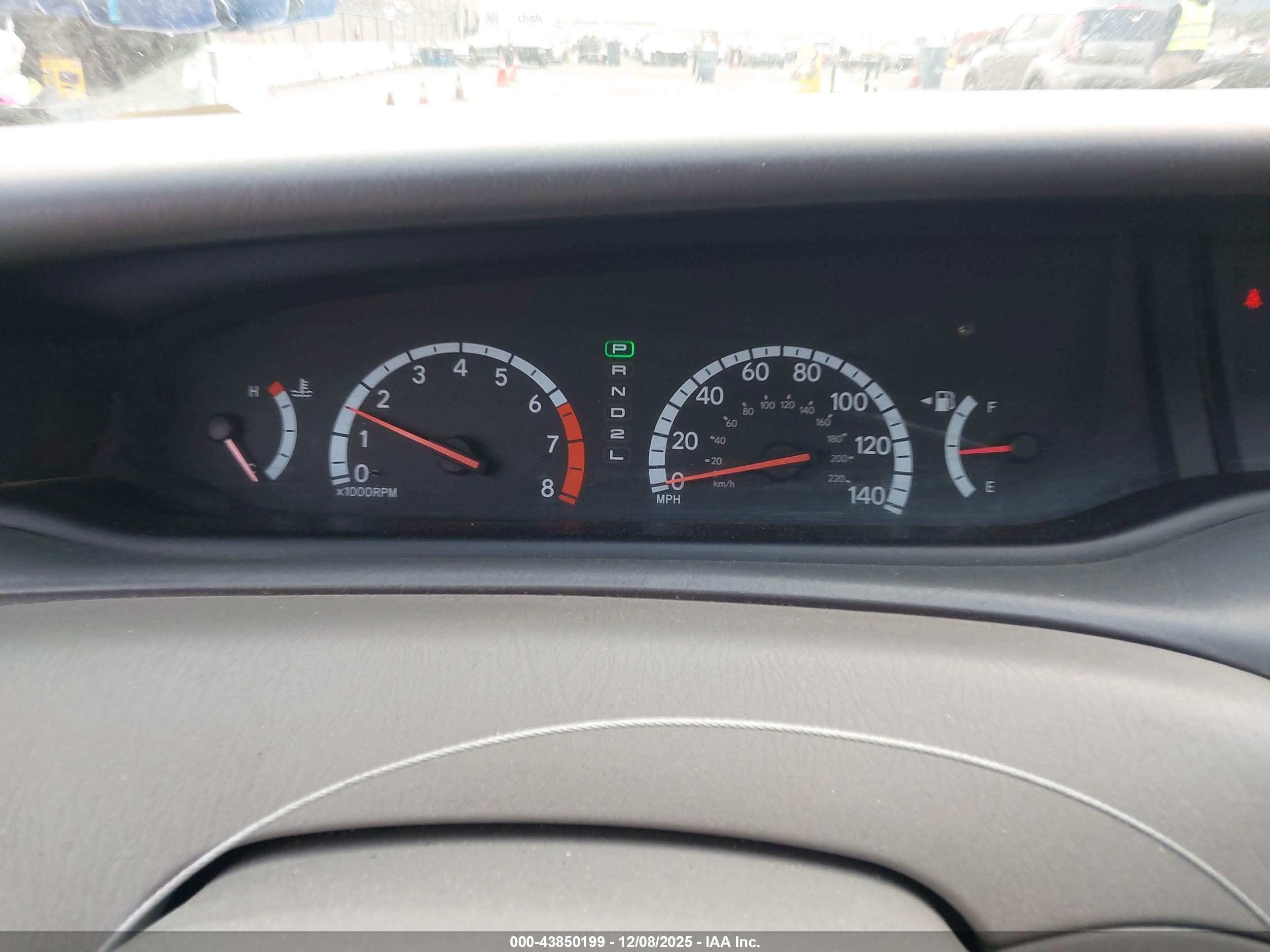 TOYOTA AVALON image 7