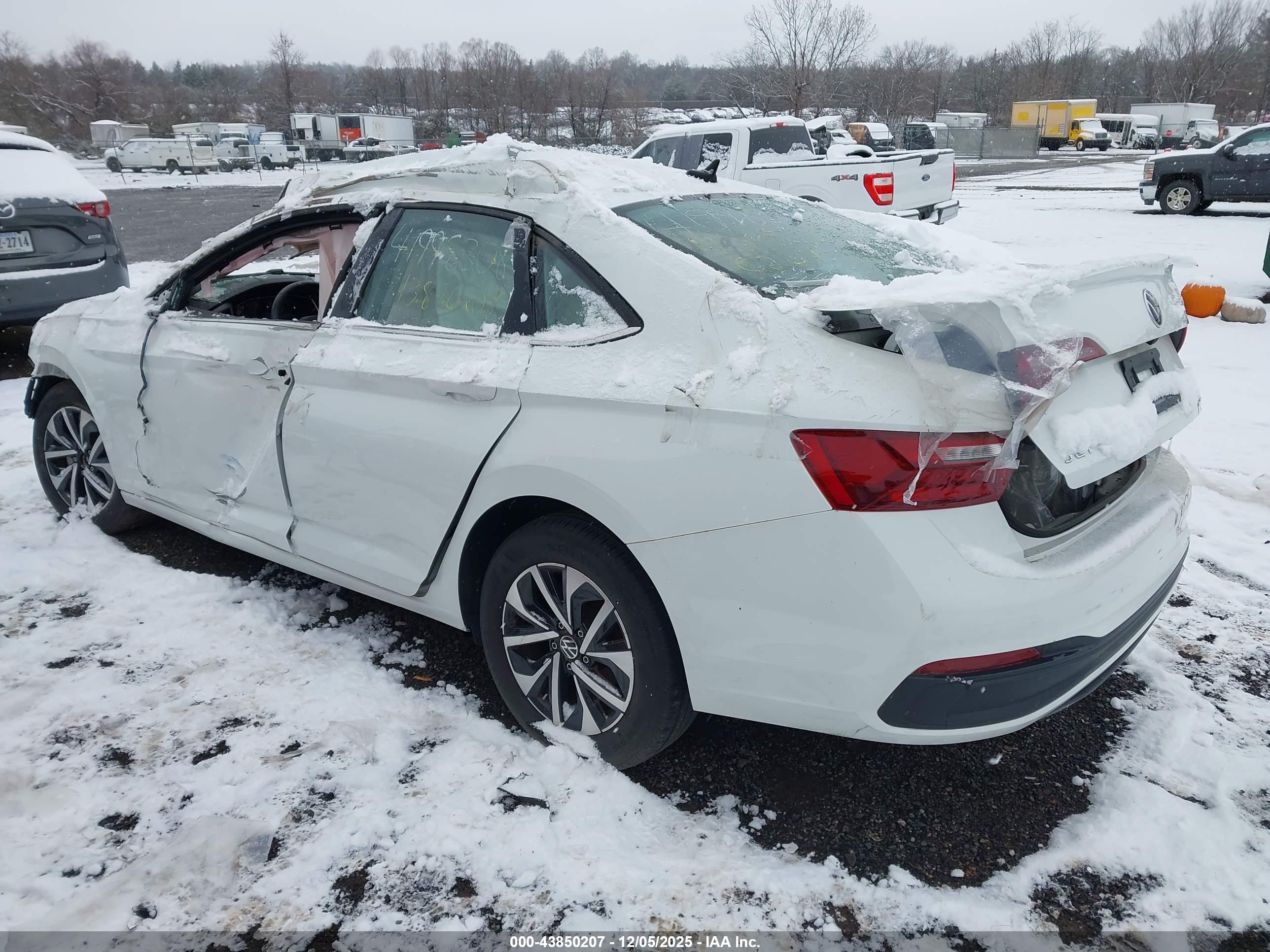 VOLKSWAGEN JETTA image 3
