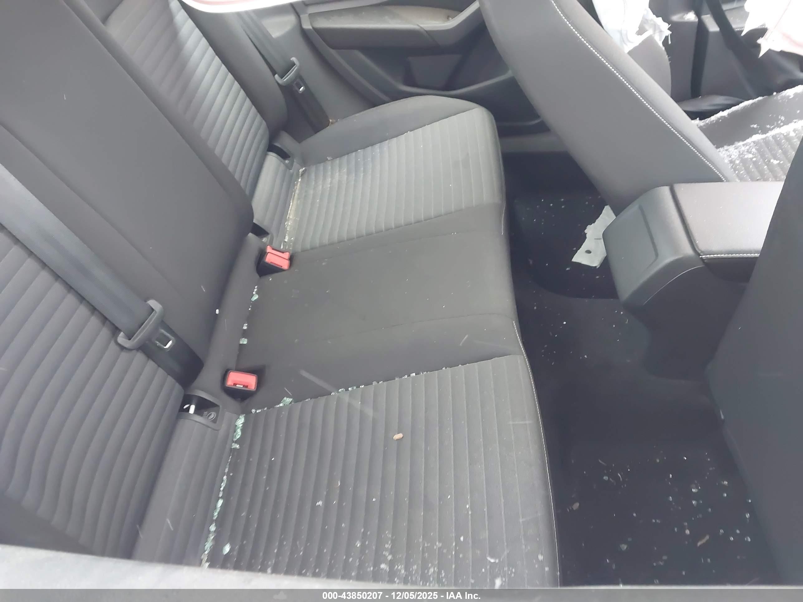 VOLKSWAGEN JETTA image 8