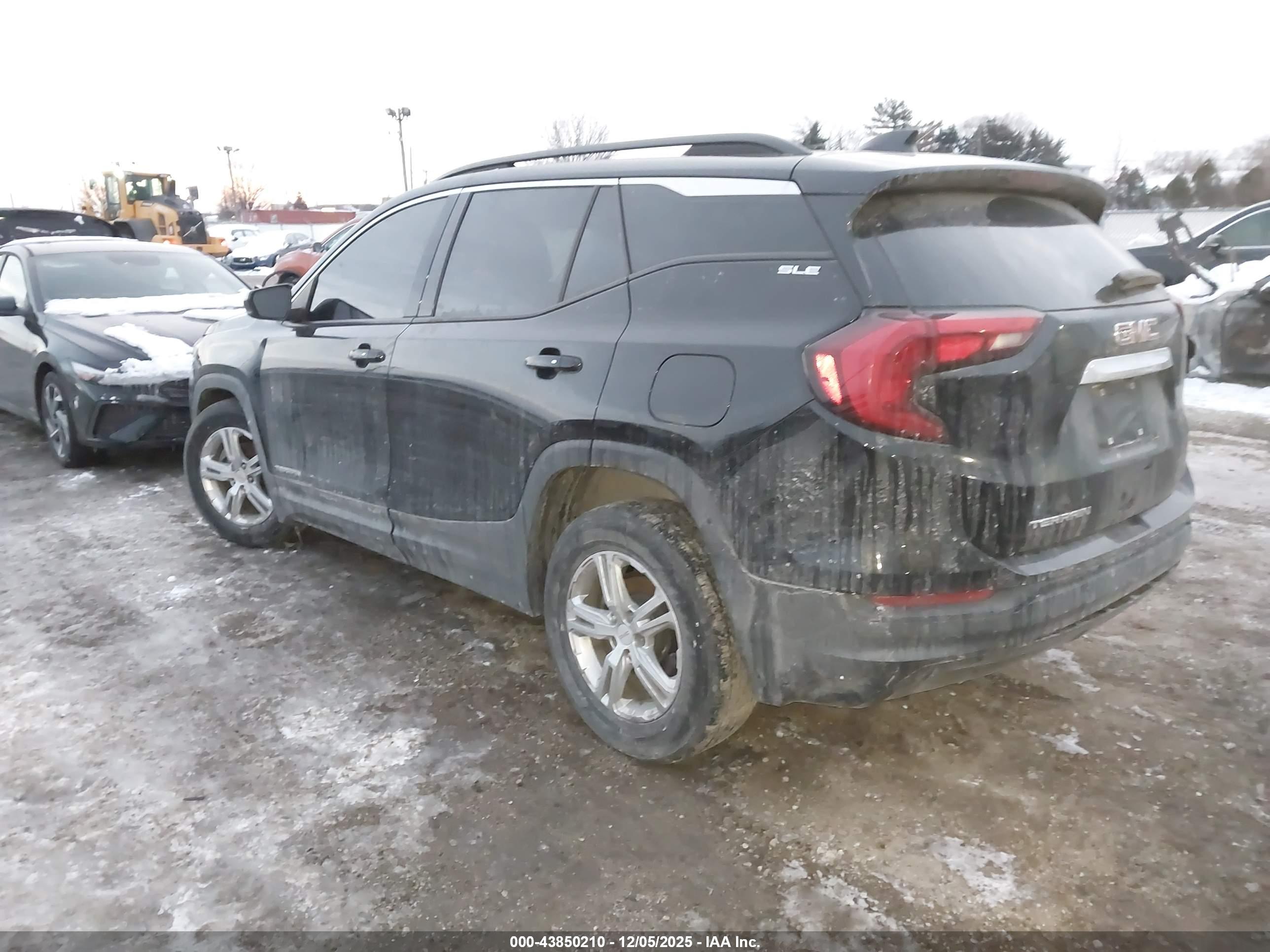 GMC TERRAIN image 3
