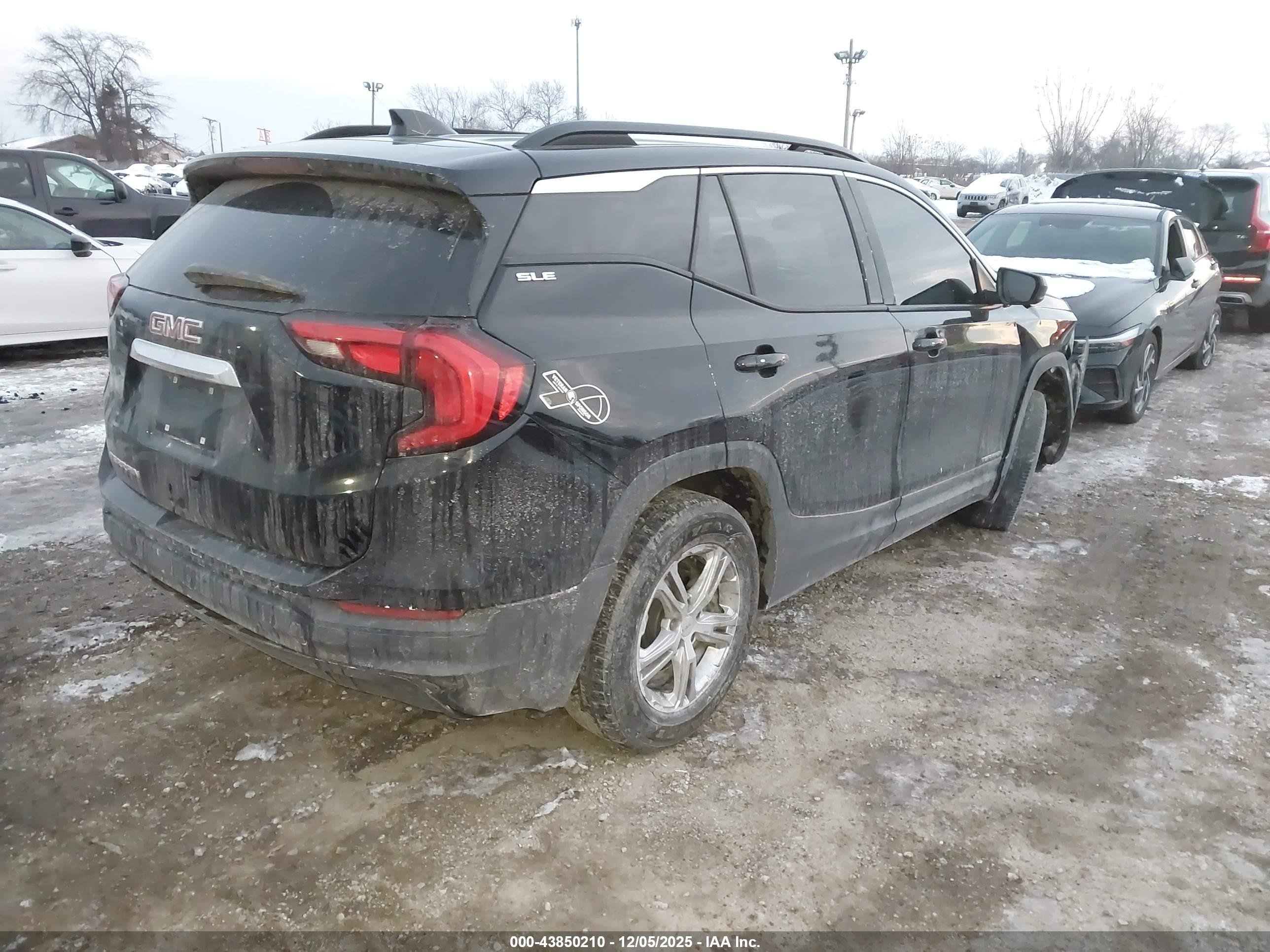 GMC TERRAIN image 4
