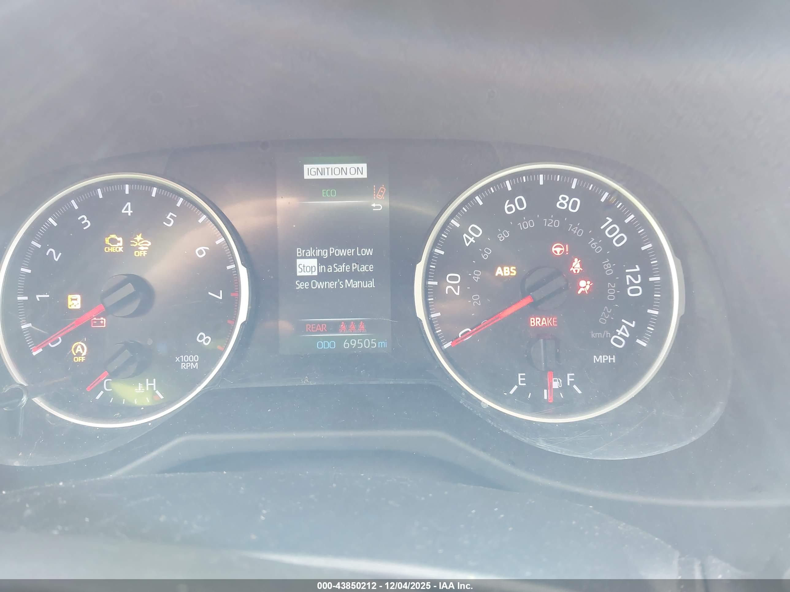 TOYOTA RAV4 image 7