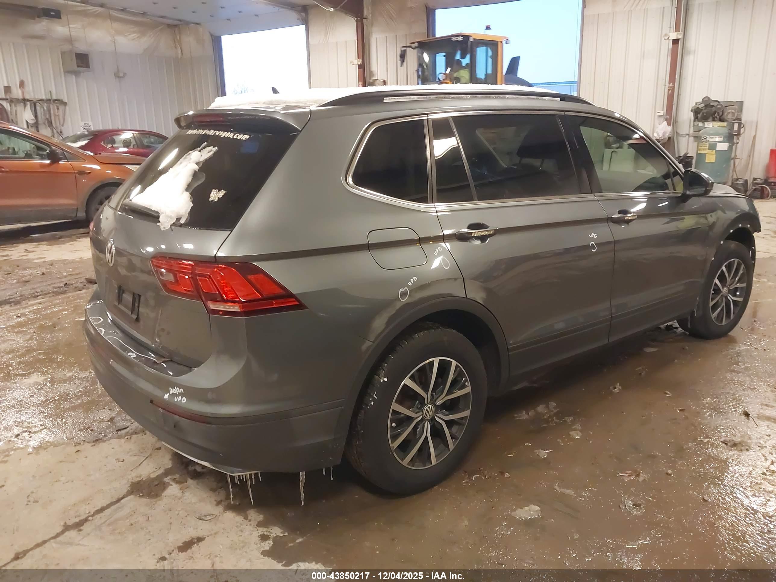 VOLKSWAGEN TIGUAN image 4