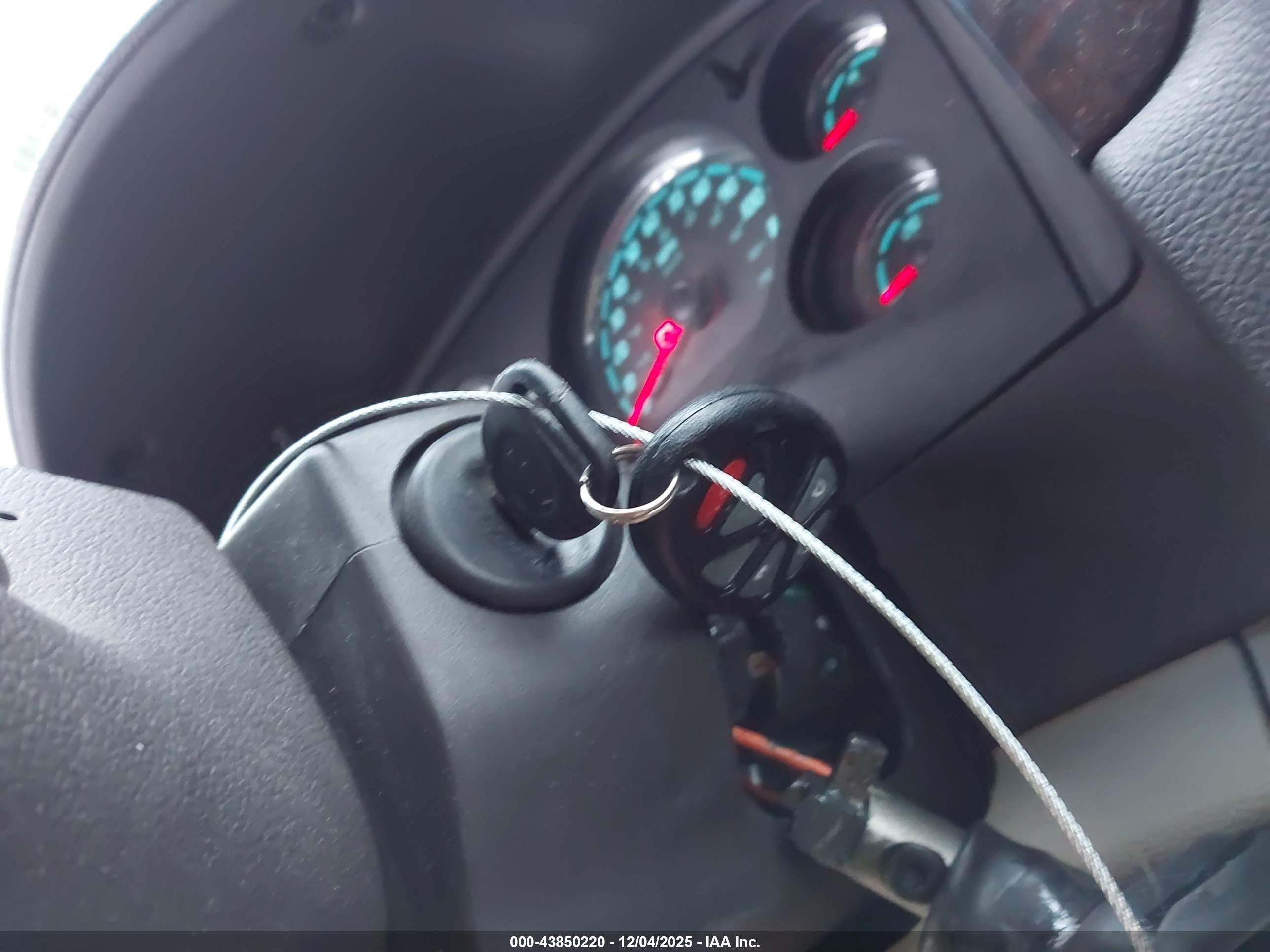 GMC YUKON image 11