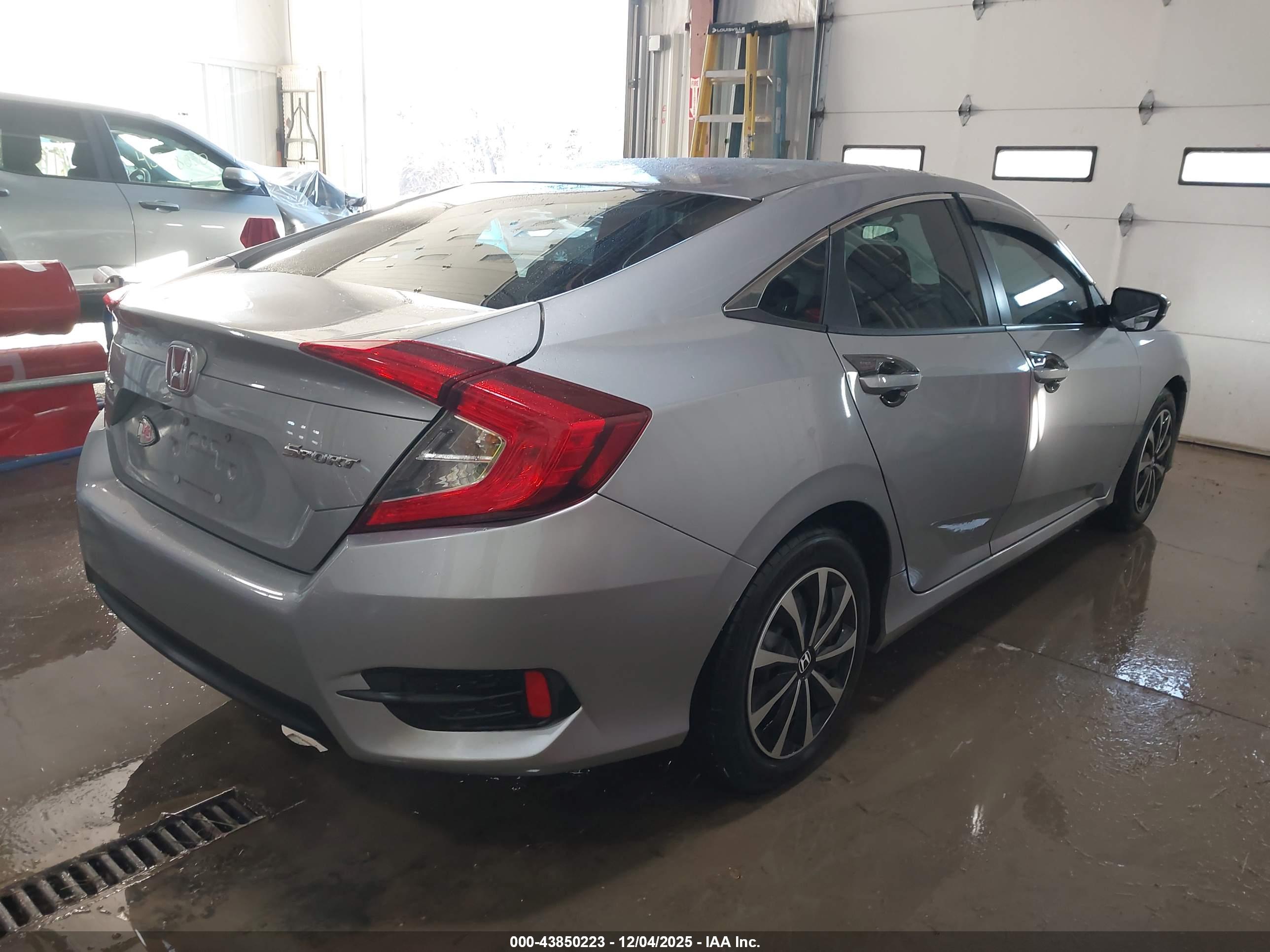 HONDA CIVIC image 4