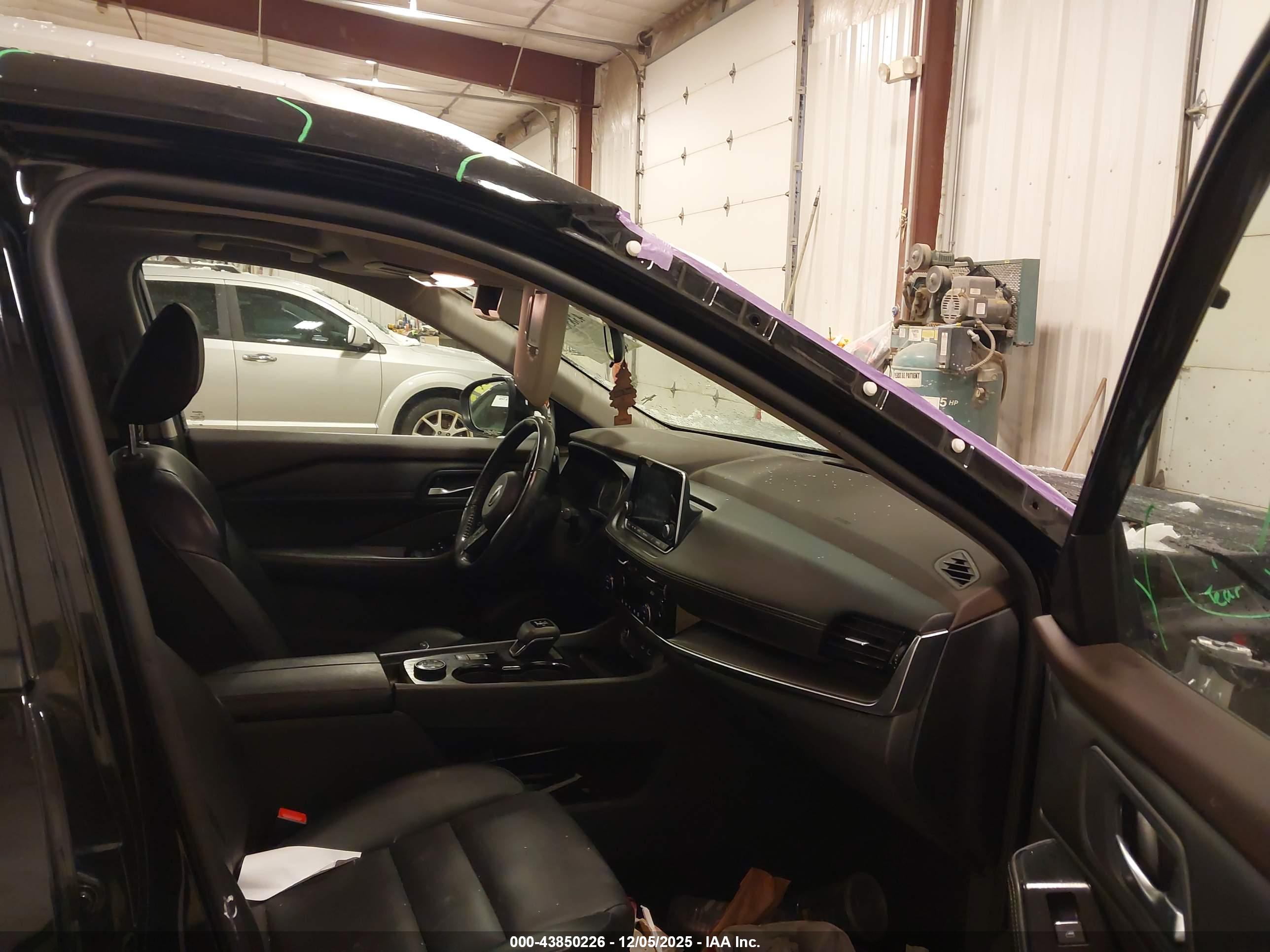 NISSAN ROGUE image 5