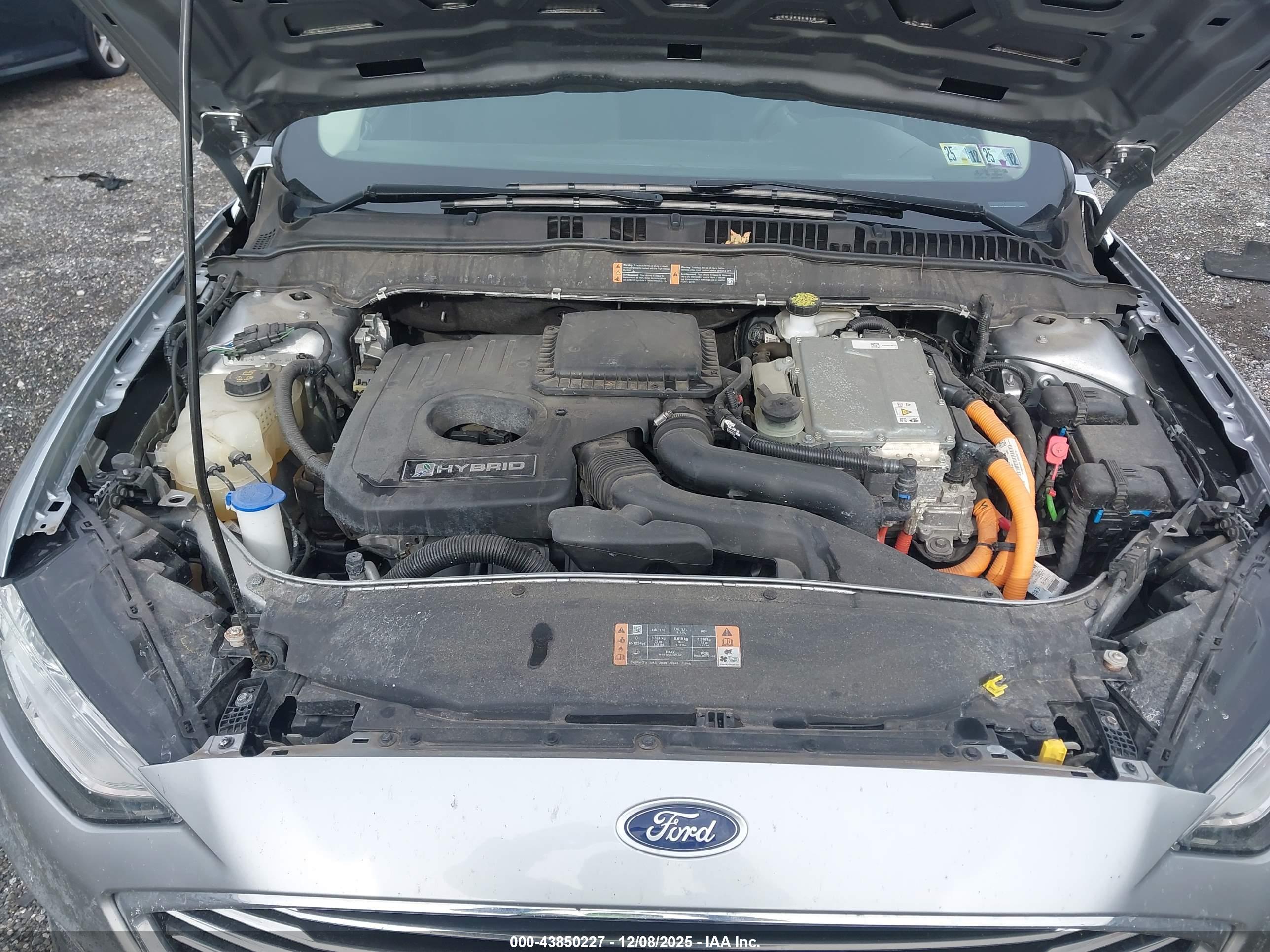 FORD FUSION image 10