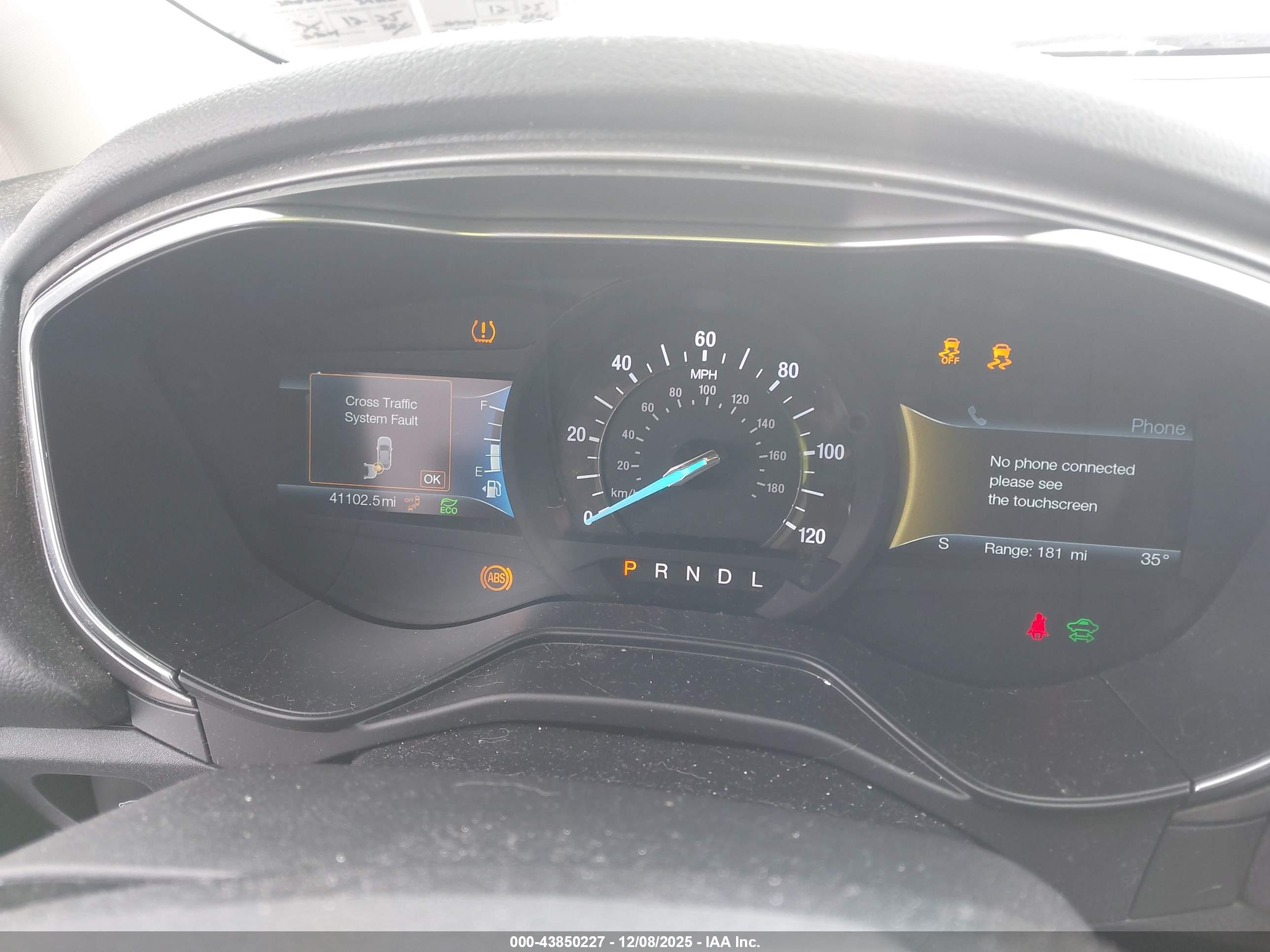 FORD FUSION image 7