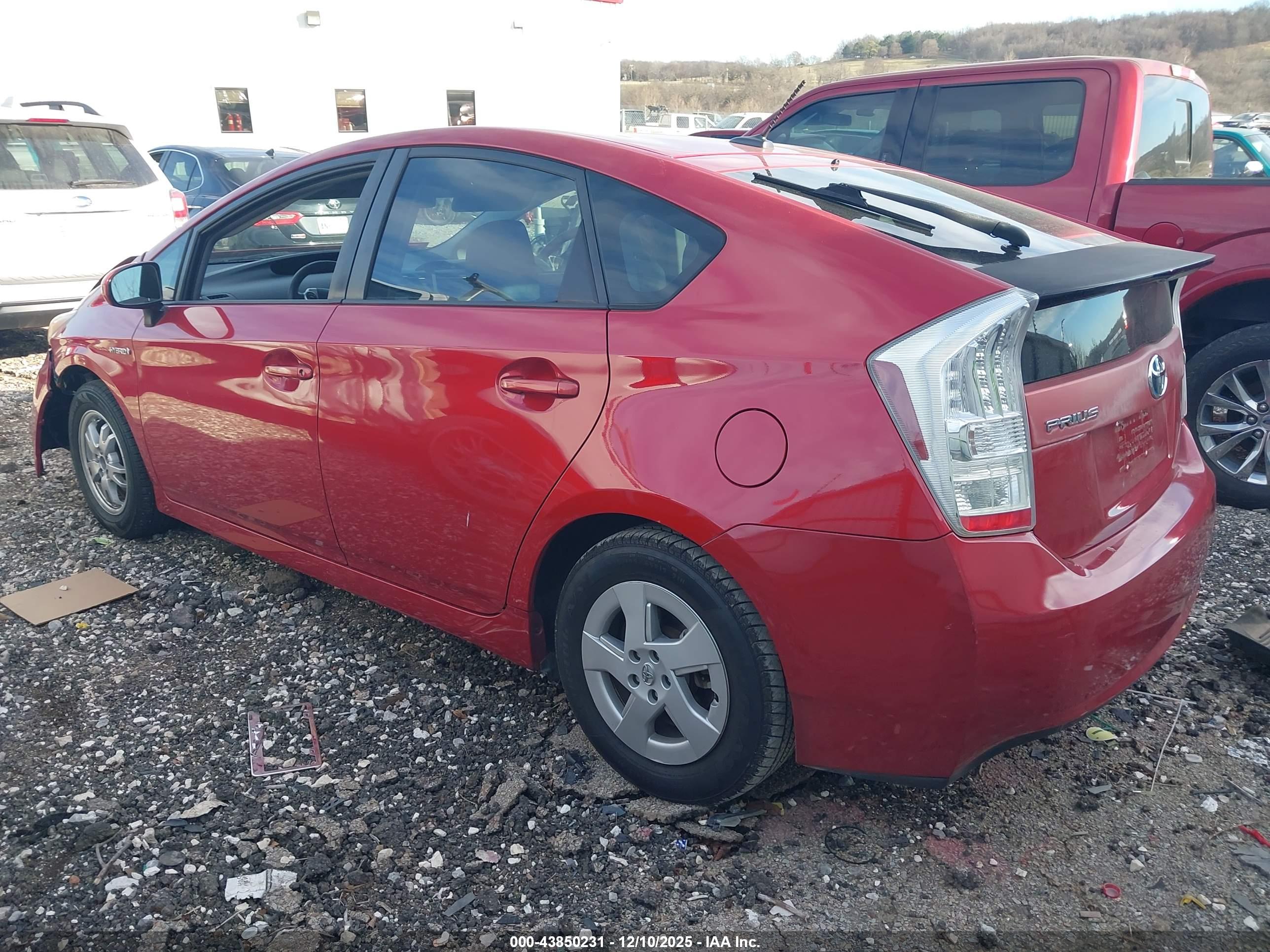 TOYOTA PRIUS image 3
