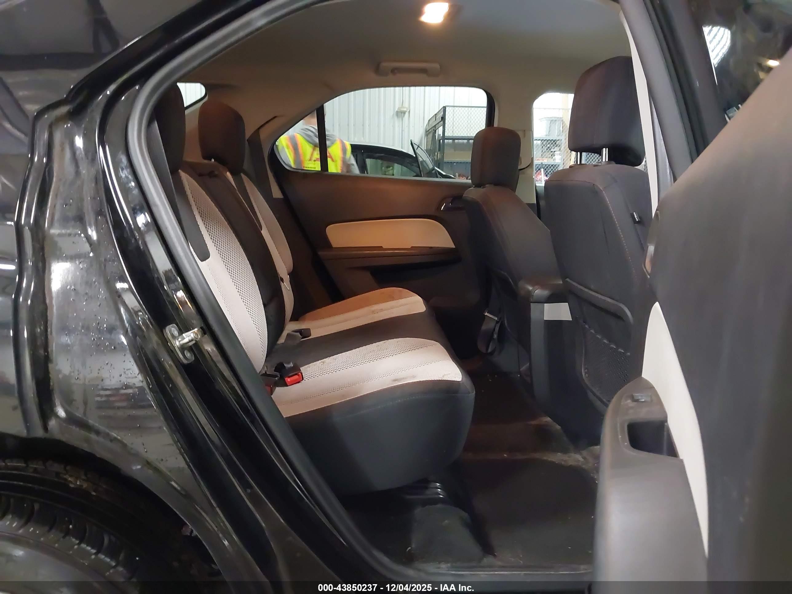 CHEVROLET EQUINOX image 8