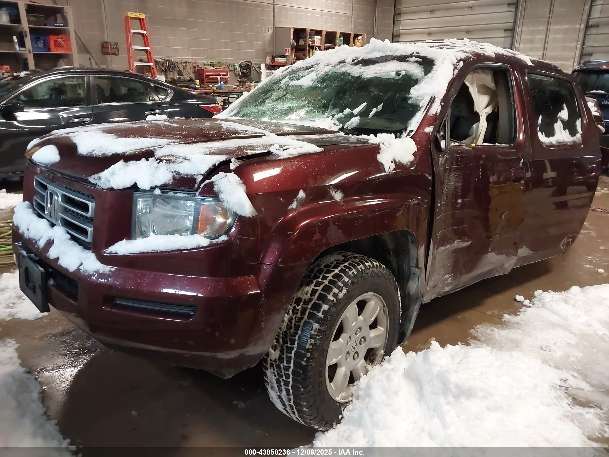 HONDA RIDGELINE image 2