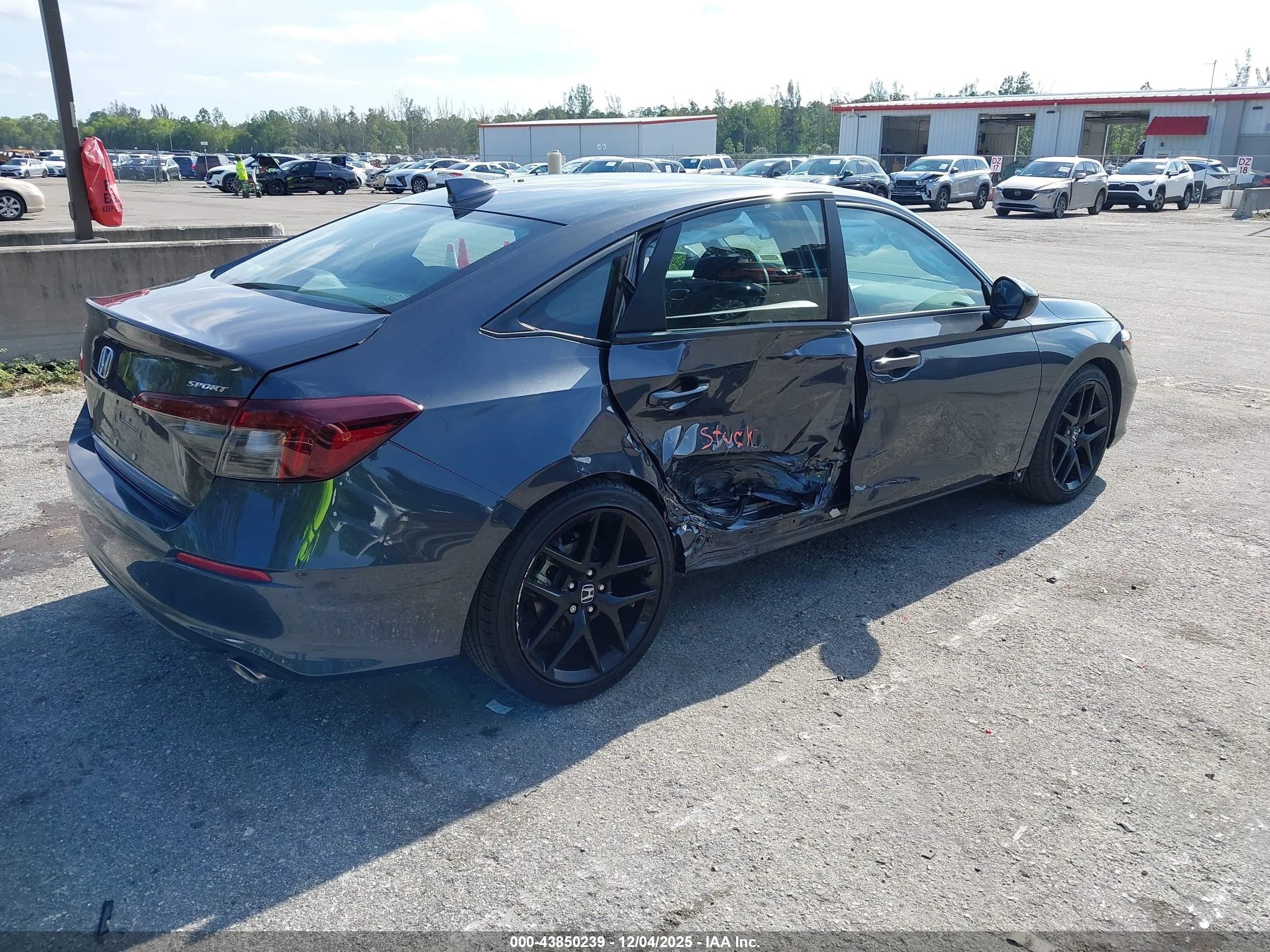 HONDA CIVIC image 4