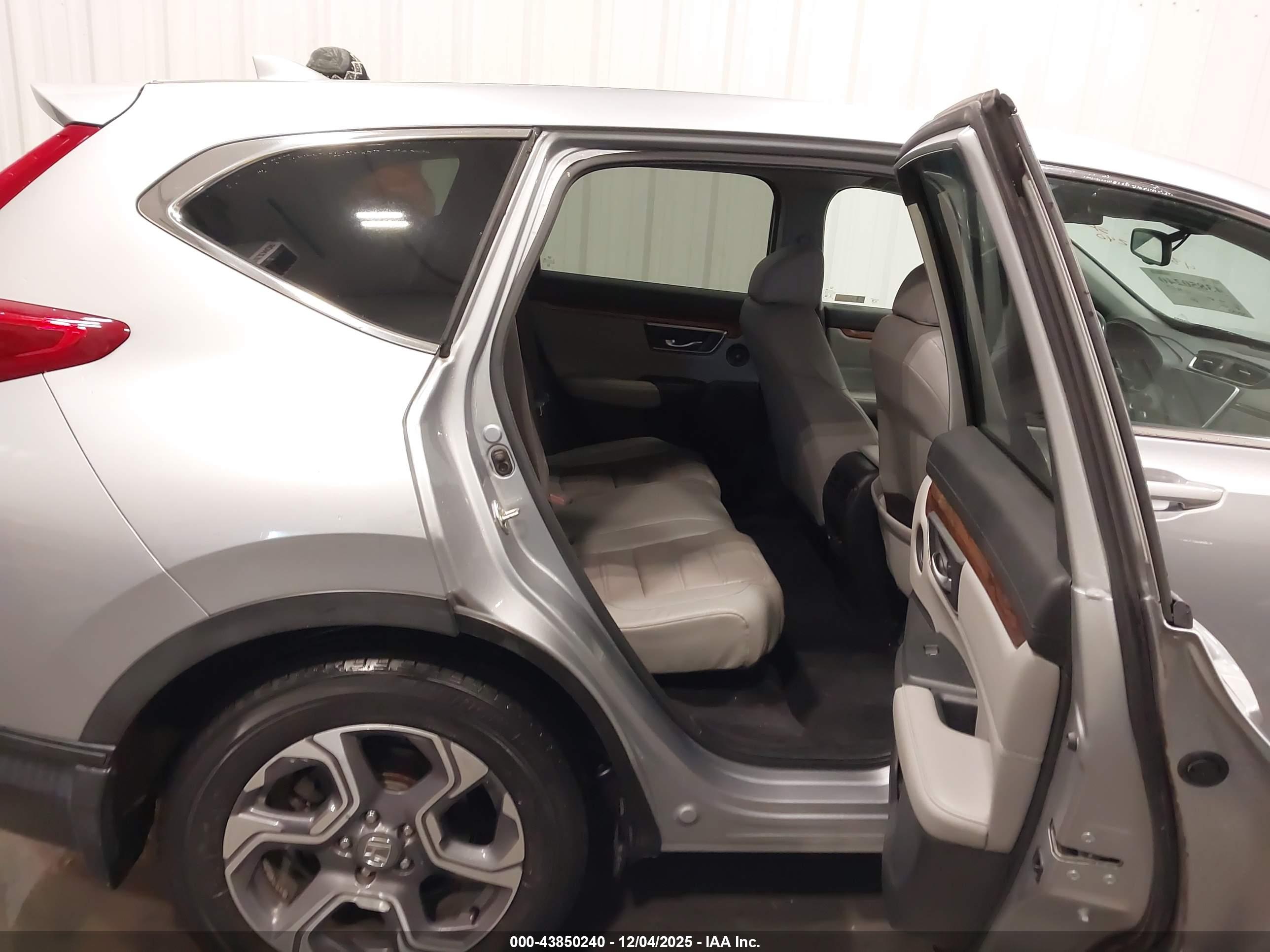 HONDA CR-V image 8
