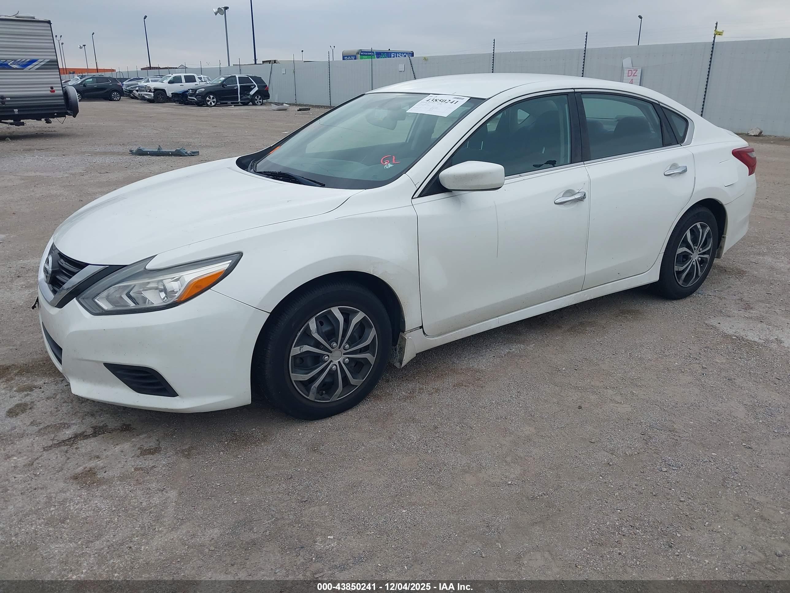 NISSAN ALTIMA image 2