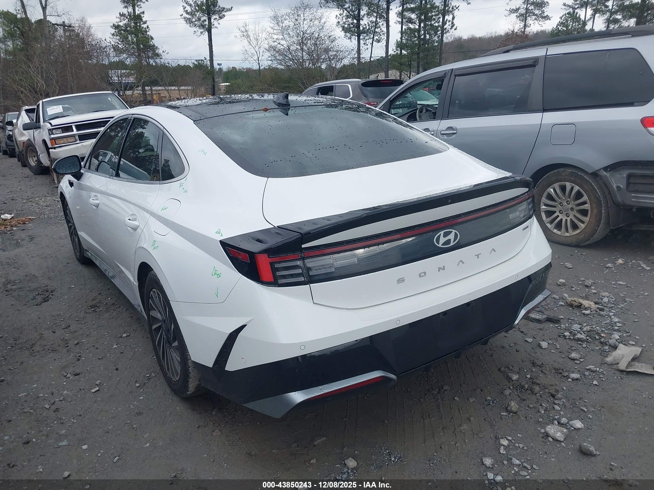 HYUNDAI SONATA image 3