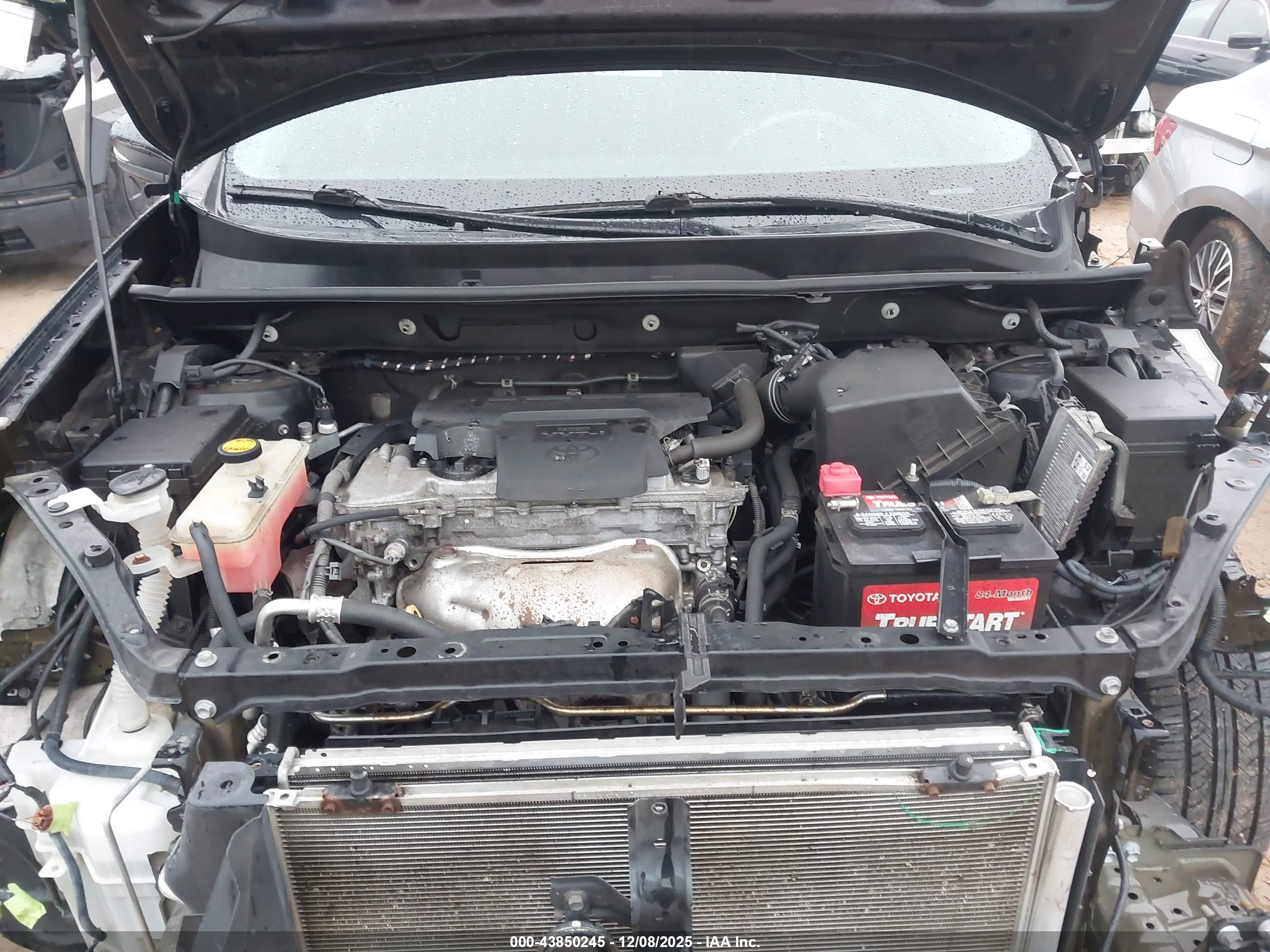 TOYOTA RAV4 image 10