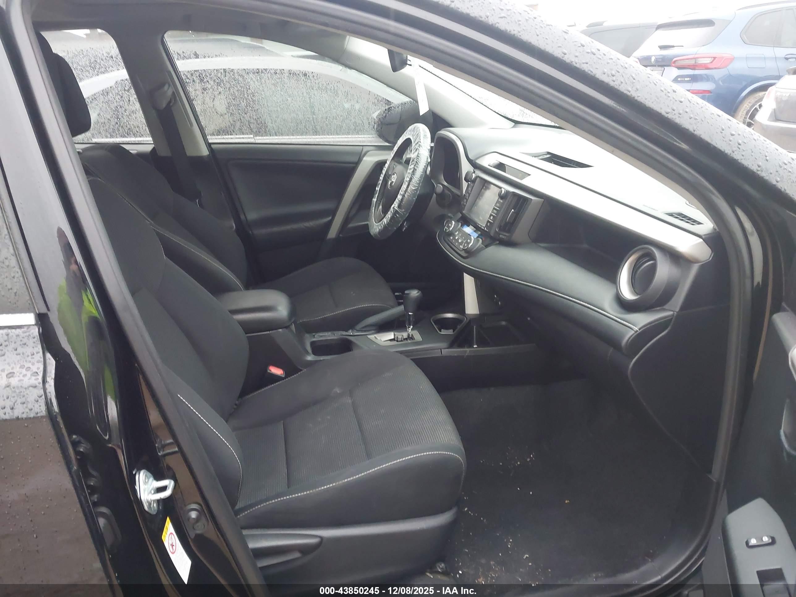 TOYOTA RAV4 image 5