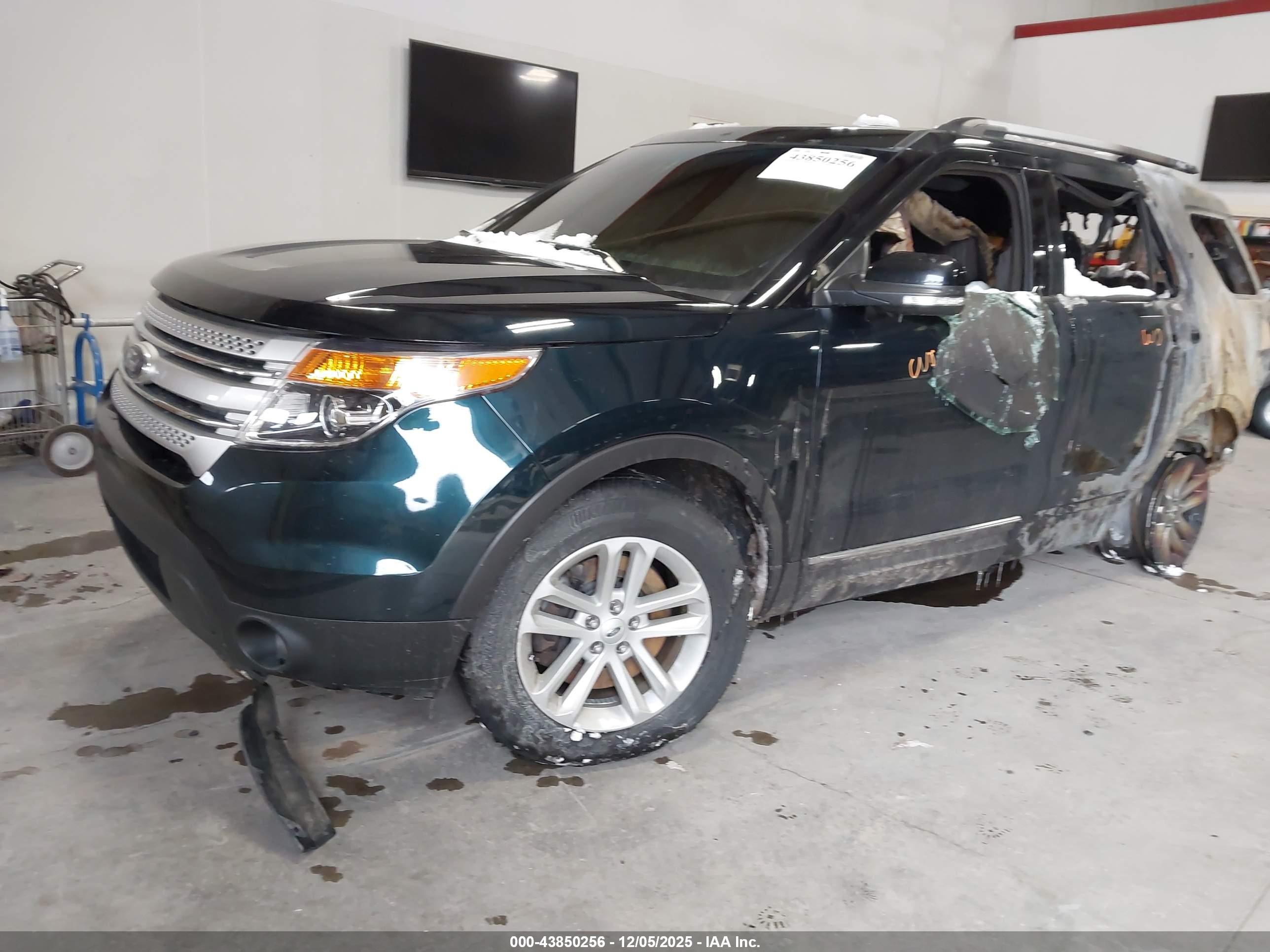 FORD EXPLORER image 2