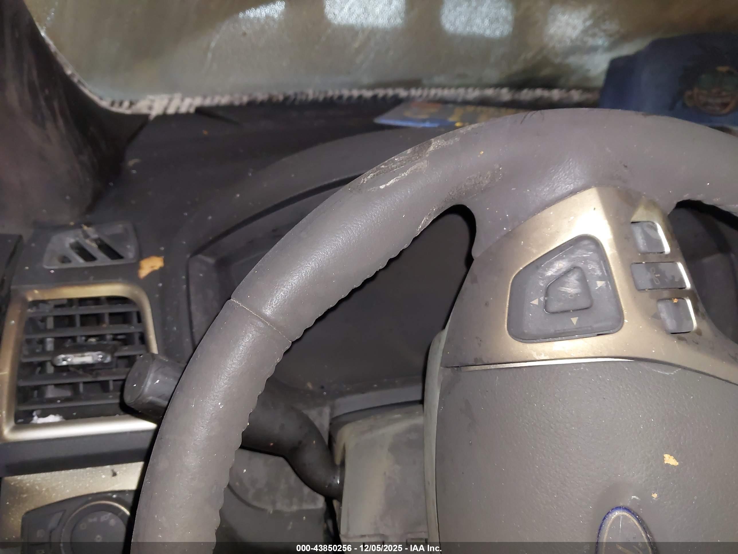 FORD EXPLORER image 7