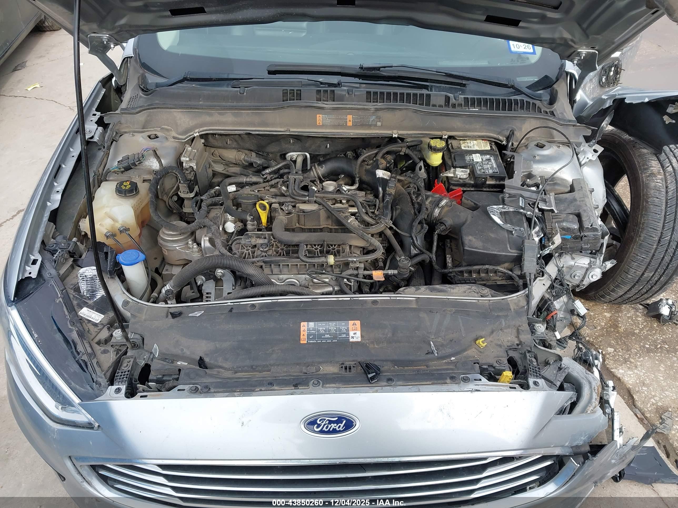 FORD FUSION image 10