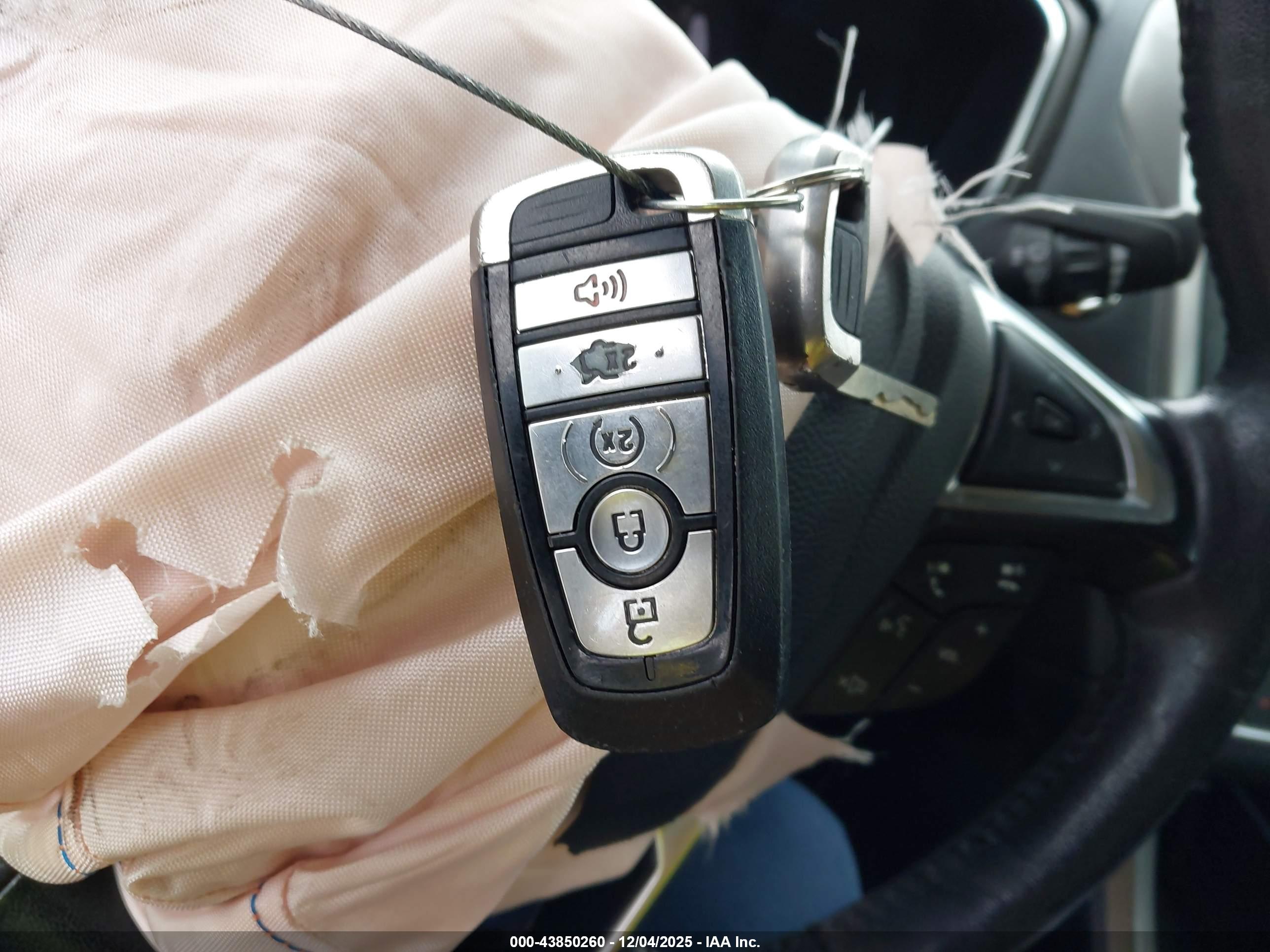 FORD FUSION image 11